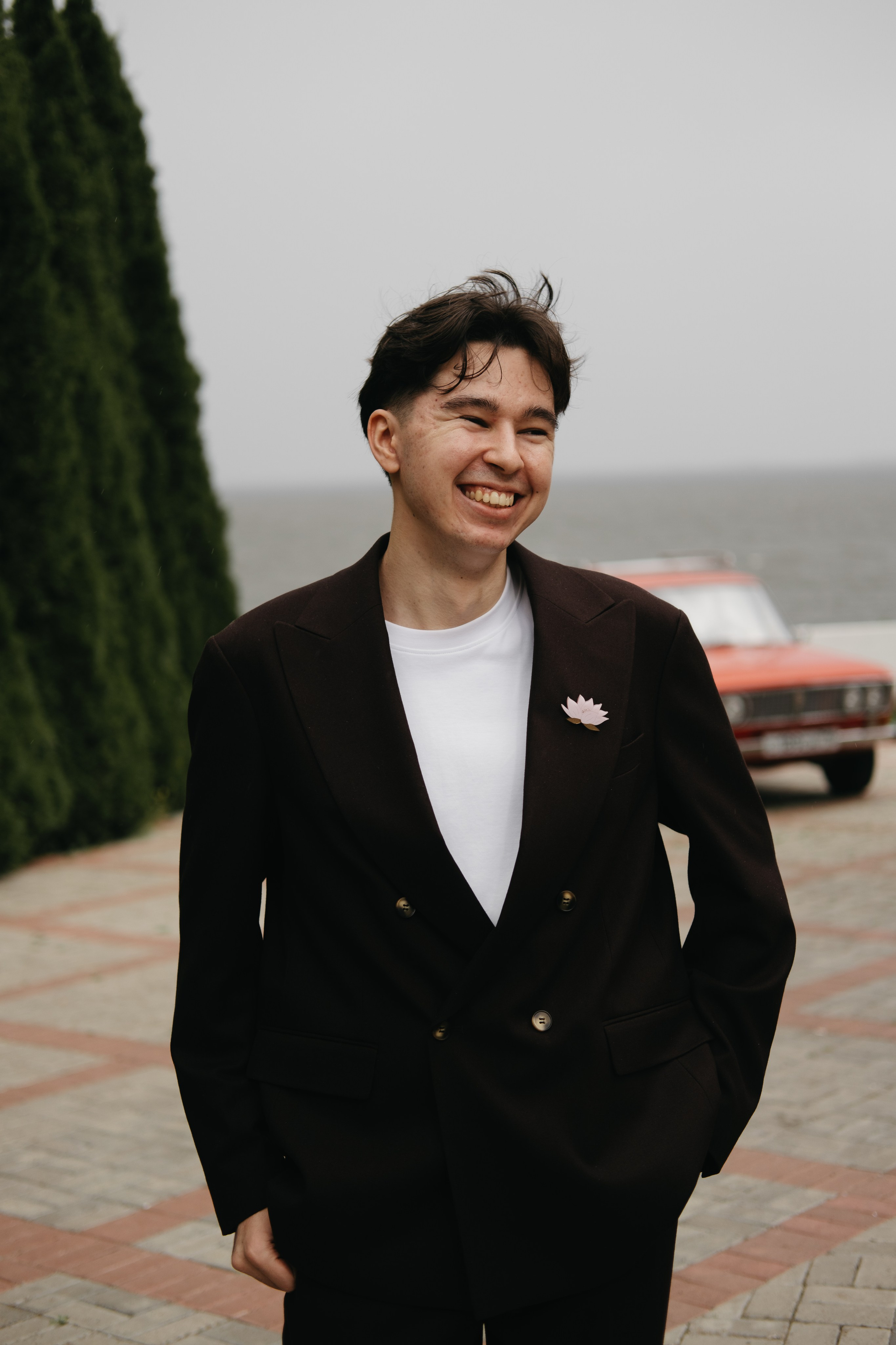 Молодые счастливые. Обо мне