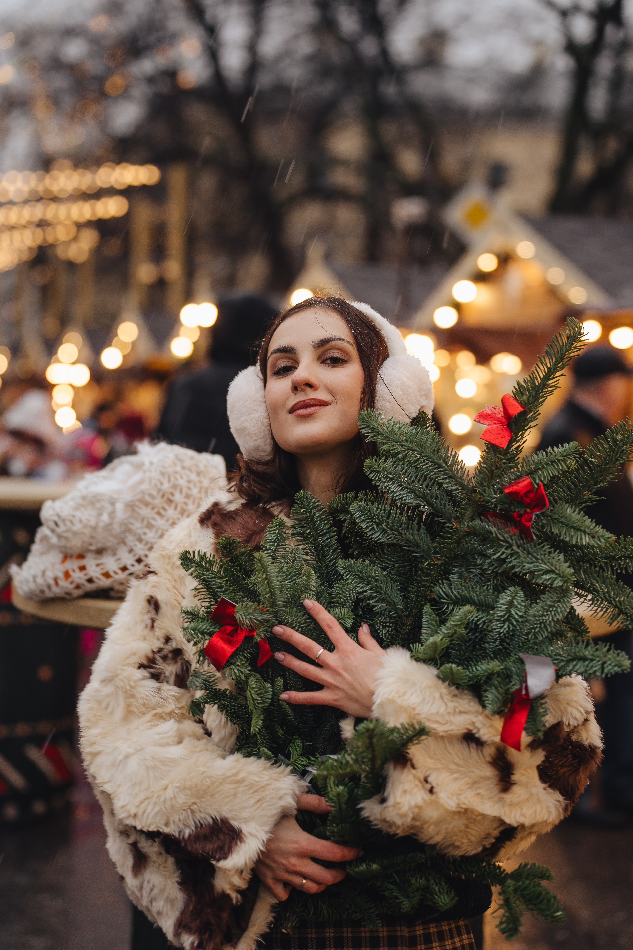 ПРОГУЛКА НА МАНЕЖНОЙ ПЛОЩАДИ ДЛЯ ДЕВУШКИ ПЕРЕД НОВЫМ ГОДОМ (НОВОГОДНЯЯ ФОТОСЕССИИЯ НА МАНЕЖНОЙ ПЛОЩАДИ). Профессиональный фотограф, Санкт-Петербург — Виктория Богомолова