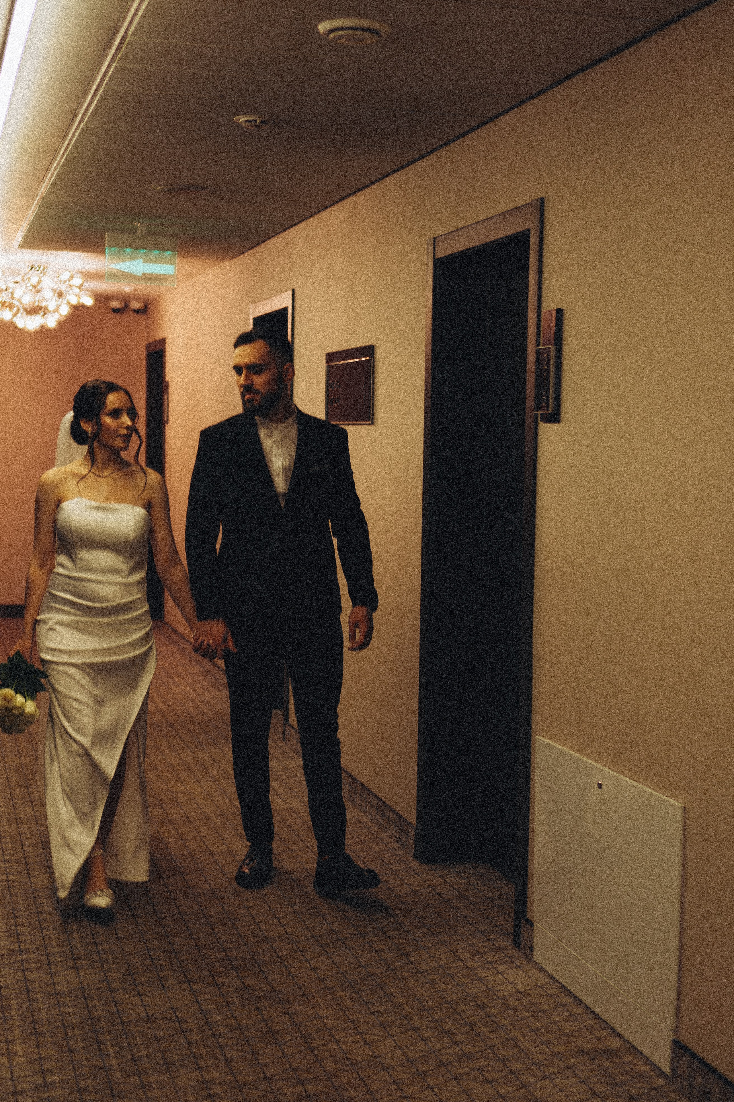 СВАДЕБНАЯ СЬЕМКА СБОРОВ ЖЕНИХА И НЕВЕСТЫ В ОТЕЛЕ И ТАКЖЕ ФОТОСЕССИИЯ В ОТЕЛЕЕ МЕГАПОЛИС БРЯНСК. Профессиональный фотограф, Санкт-Петербург — Виктория Богомолова