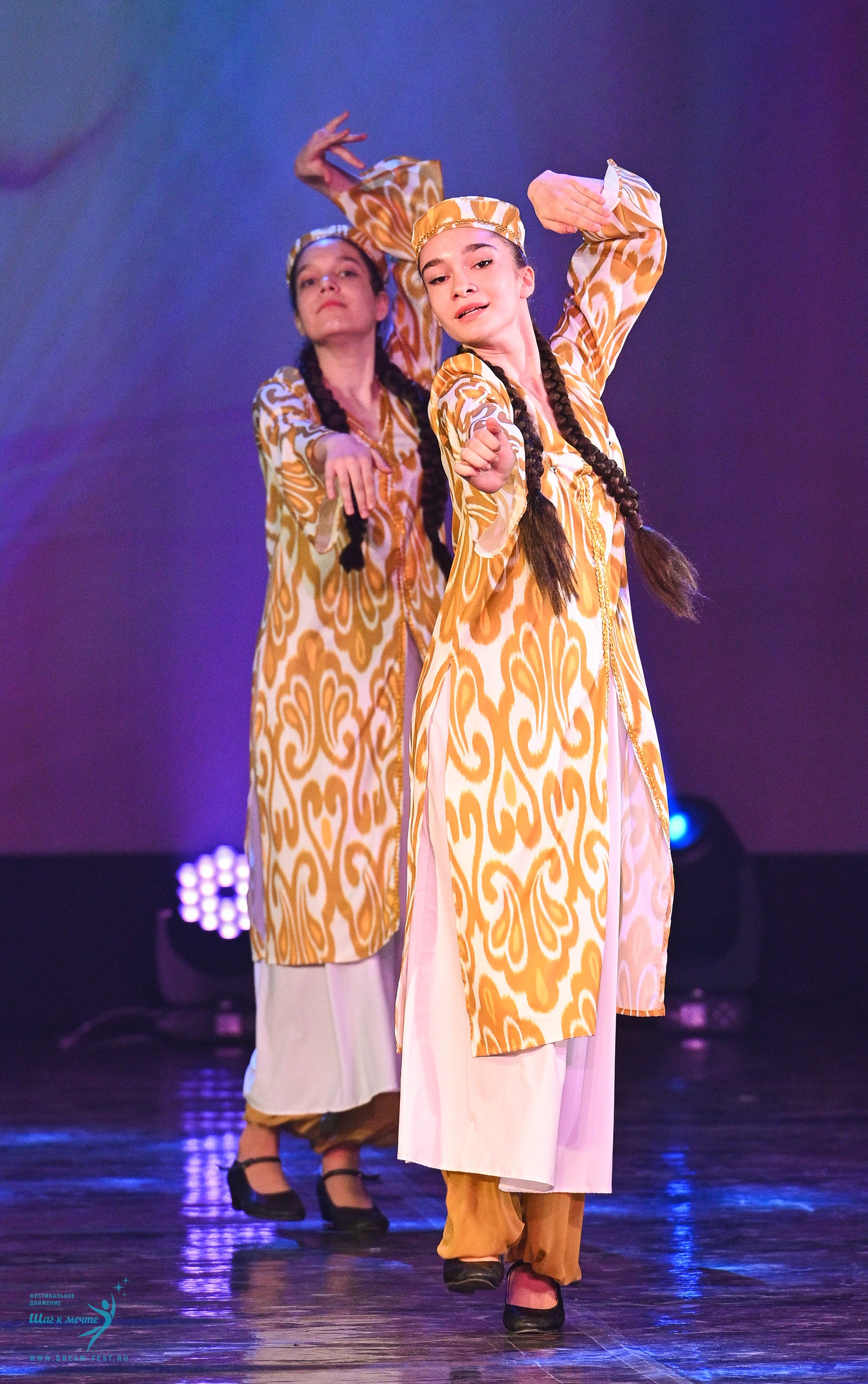 24.05.2025 «Мир под названием — Искусство танца» Фестивальное движение «Шаг к мечте» г. Кострома. Медиастудия Фото Концепт