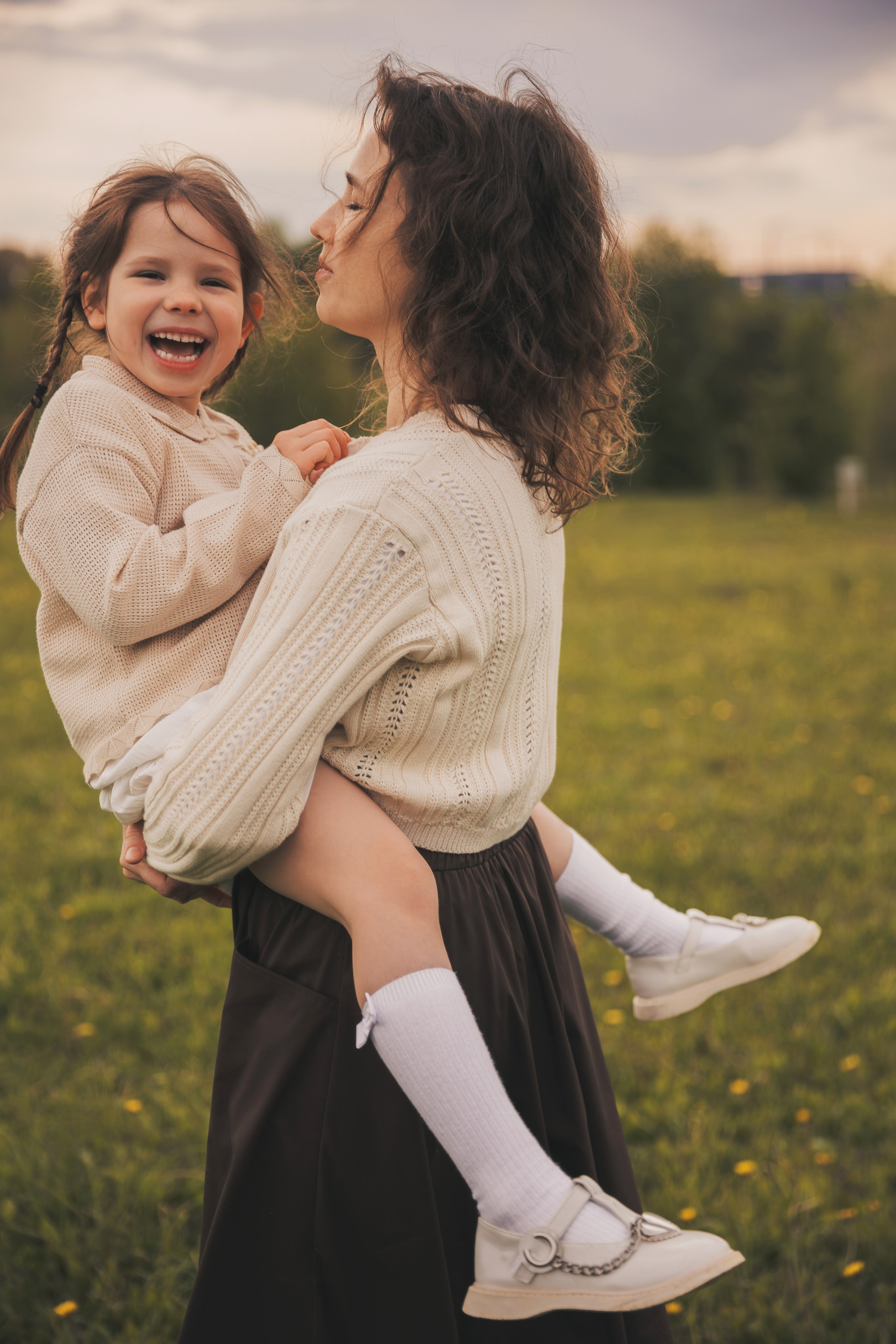 Фотосессия мамы с детьми в парке. Семейный и женский фотограф в Москве Надежда Воробьева