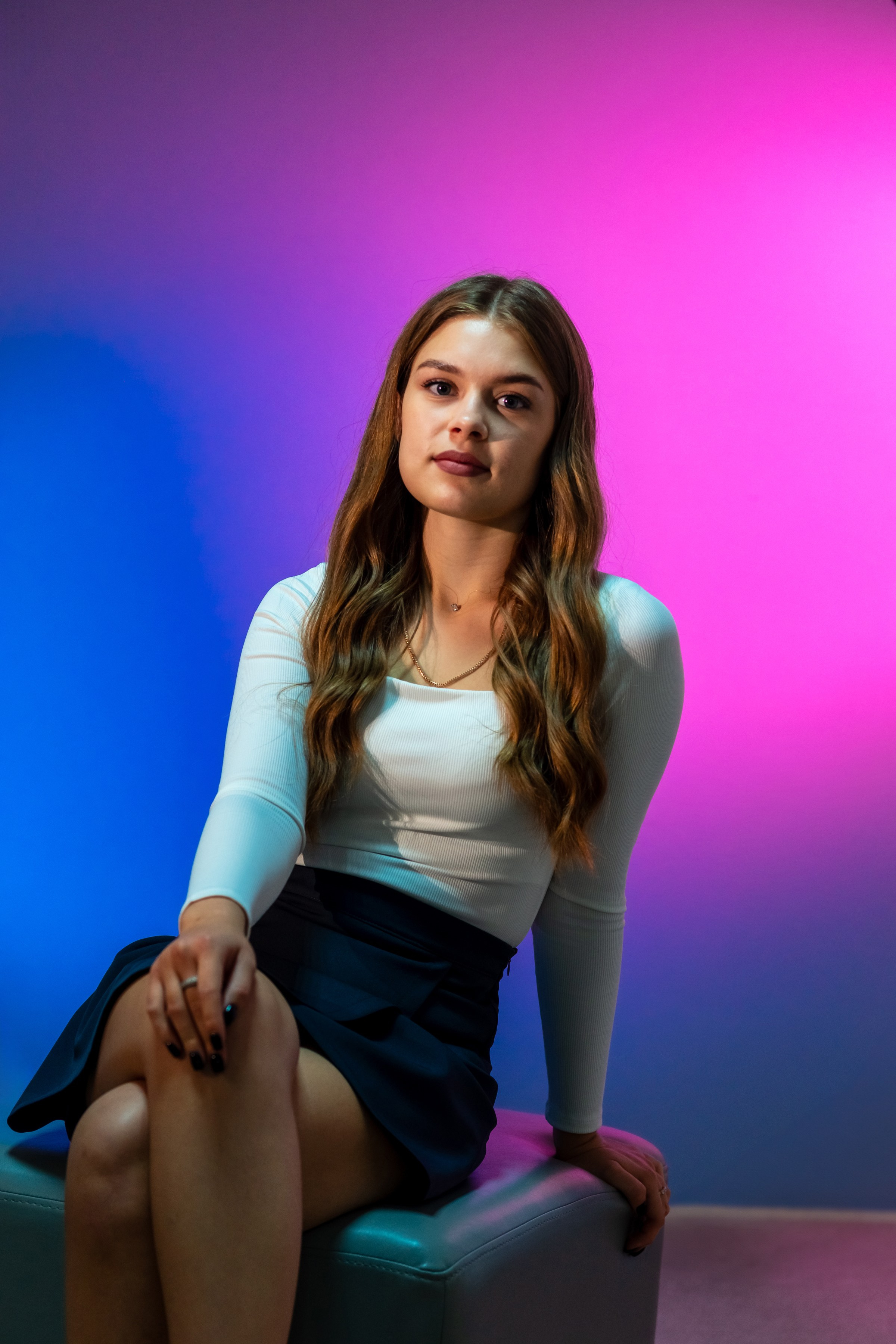 В школе, портреты с цветной подсветкой. Ольга Плаксина фотограф в Саратове