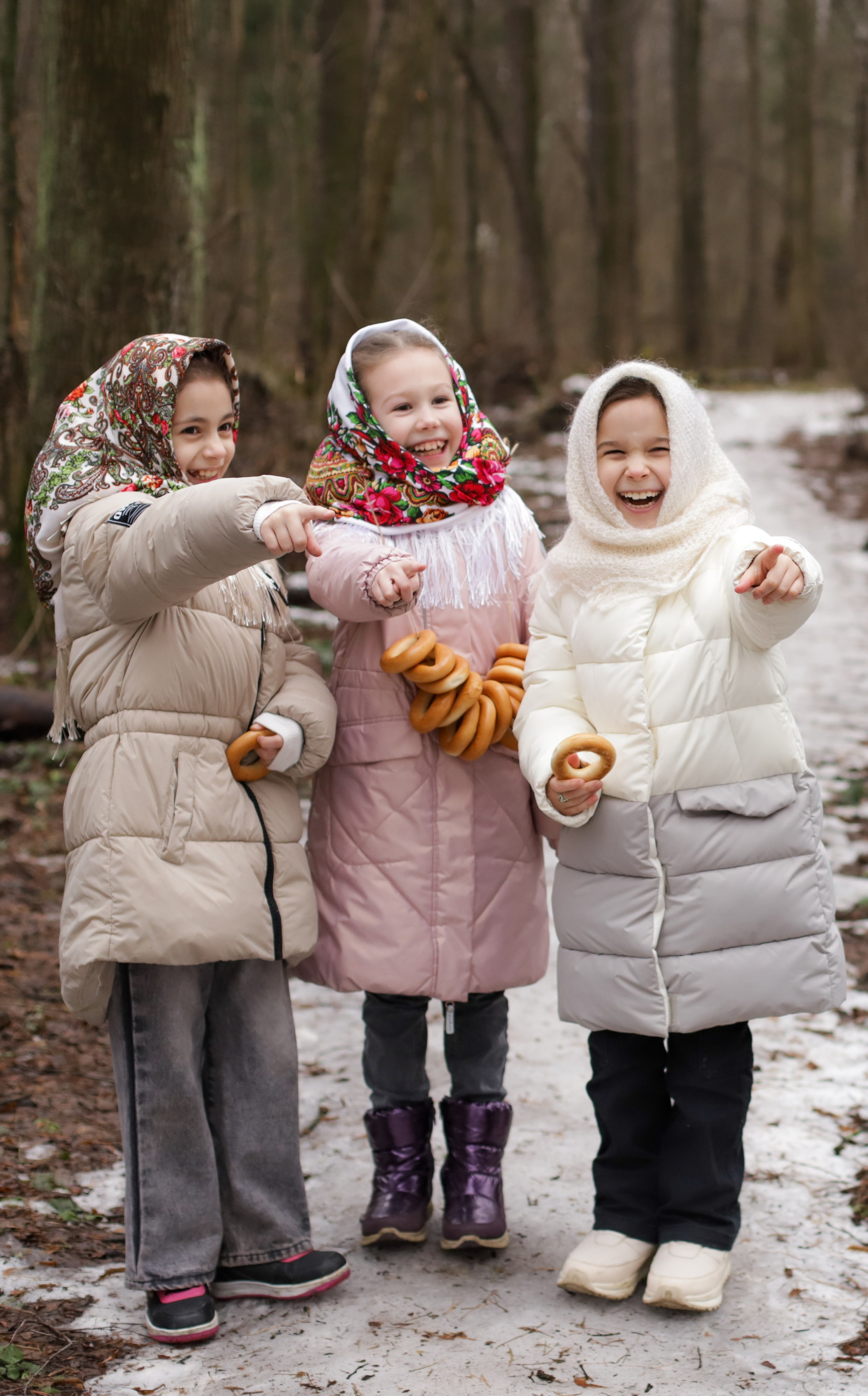 Девчёнки в павлопосадских платках и мальчишка. Диана Николаева — фотограф город Балашиха