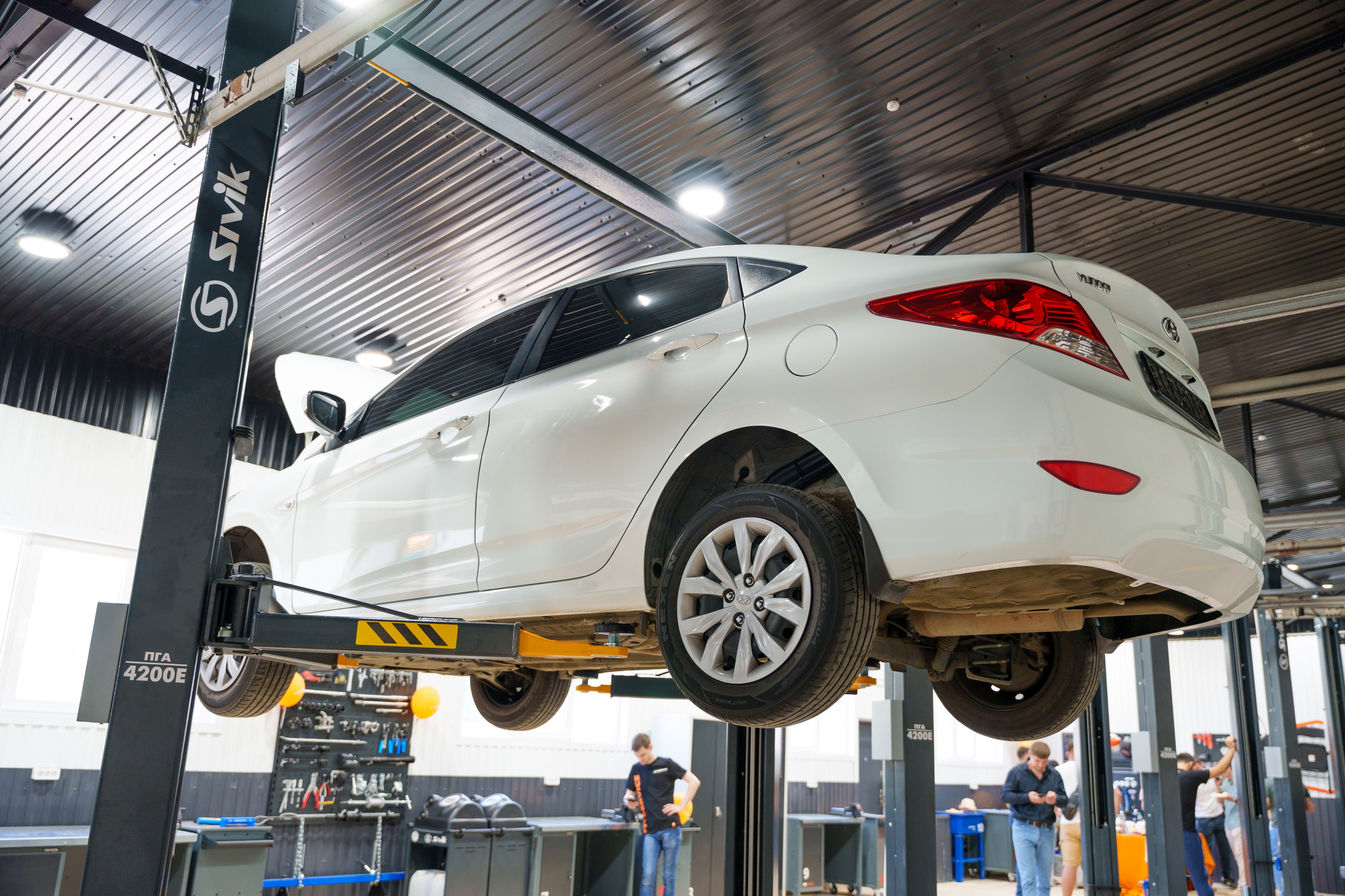 Интерьерная фотосъемка автосервиса Fit Service в Краснодаре — Профессиональная фотосъемка интерьера техцентра в Краснодаресеть СТО. Шедевры для Вас! Фотограф и Видеограф в Краснодаре Пахиев Руслан