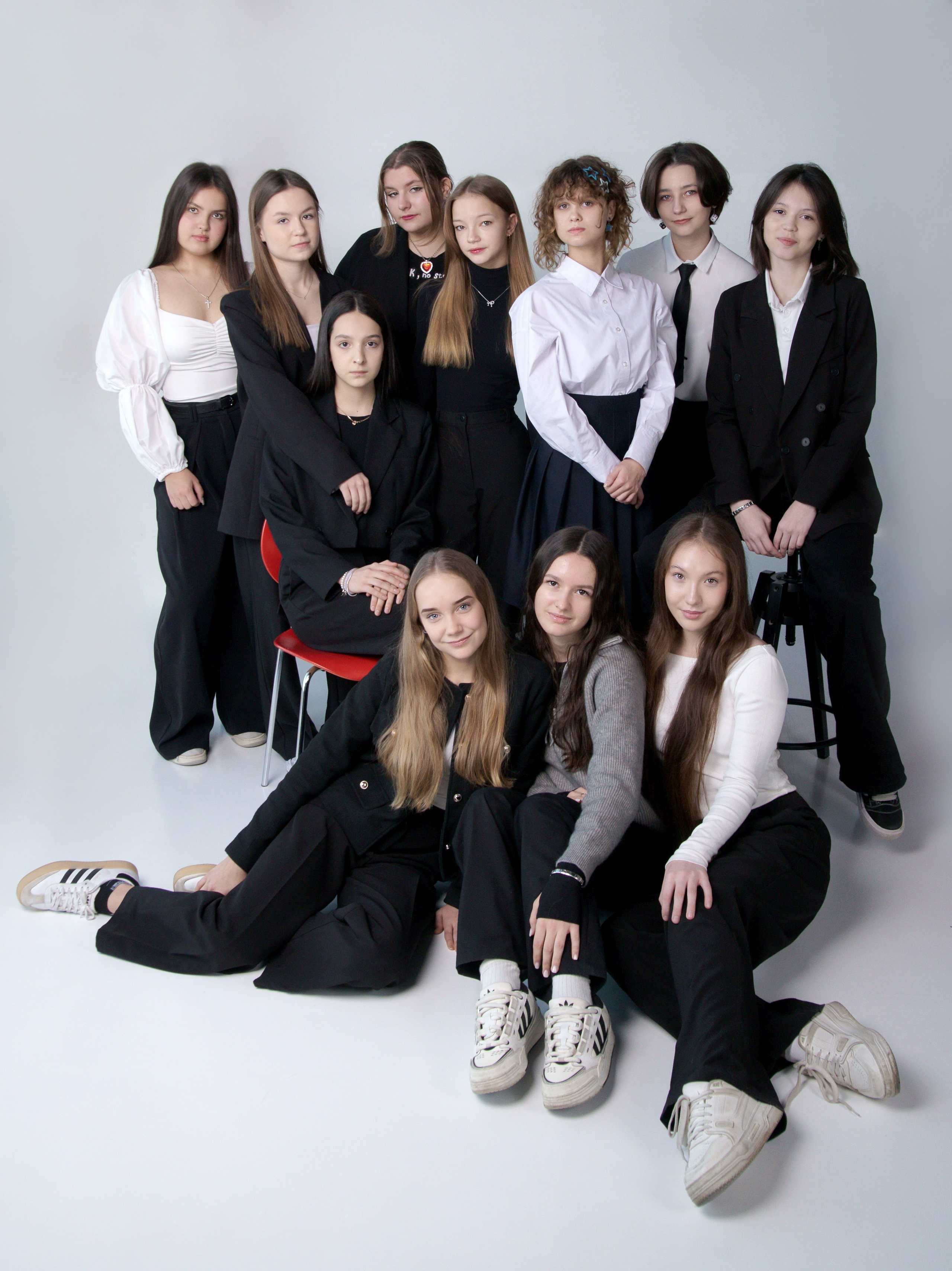 Фотосессия в студии выпускников 9 11 классов в Иркутске