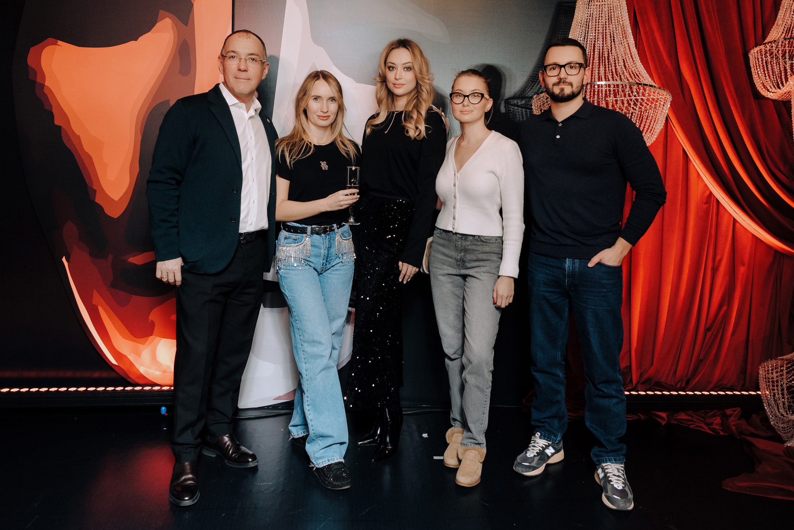 СПЕКТАКЛЬ «ВОЛШЕБНЫЕ ОЧКИ» ОПТИК-ЦЕНТР. Репортажный фотограф Зуев Роман г. Челябинск