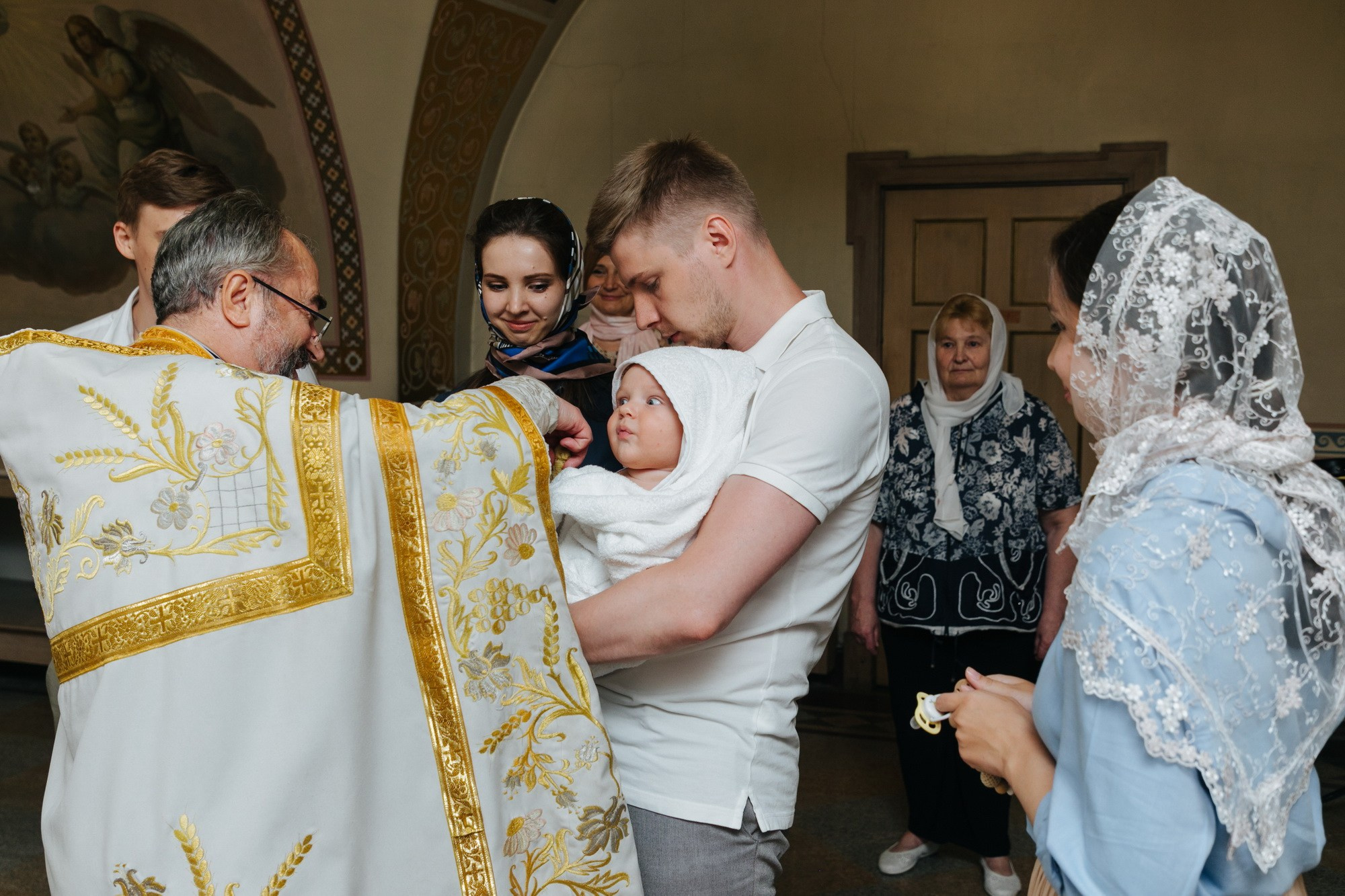 Крещение Троицкий собор Александро Невской лавры. Фотограф на крещение в Санкт Петербурге