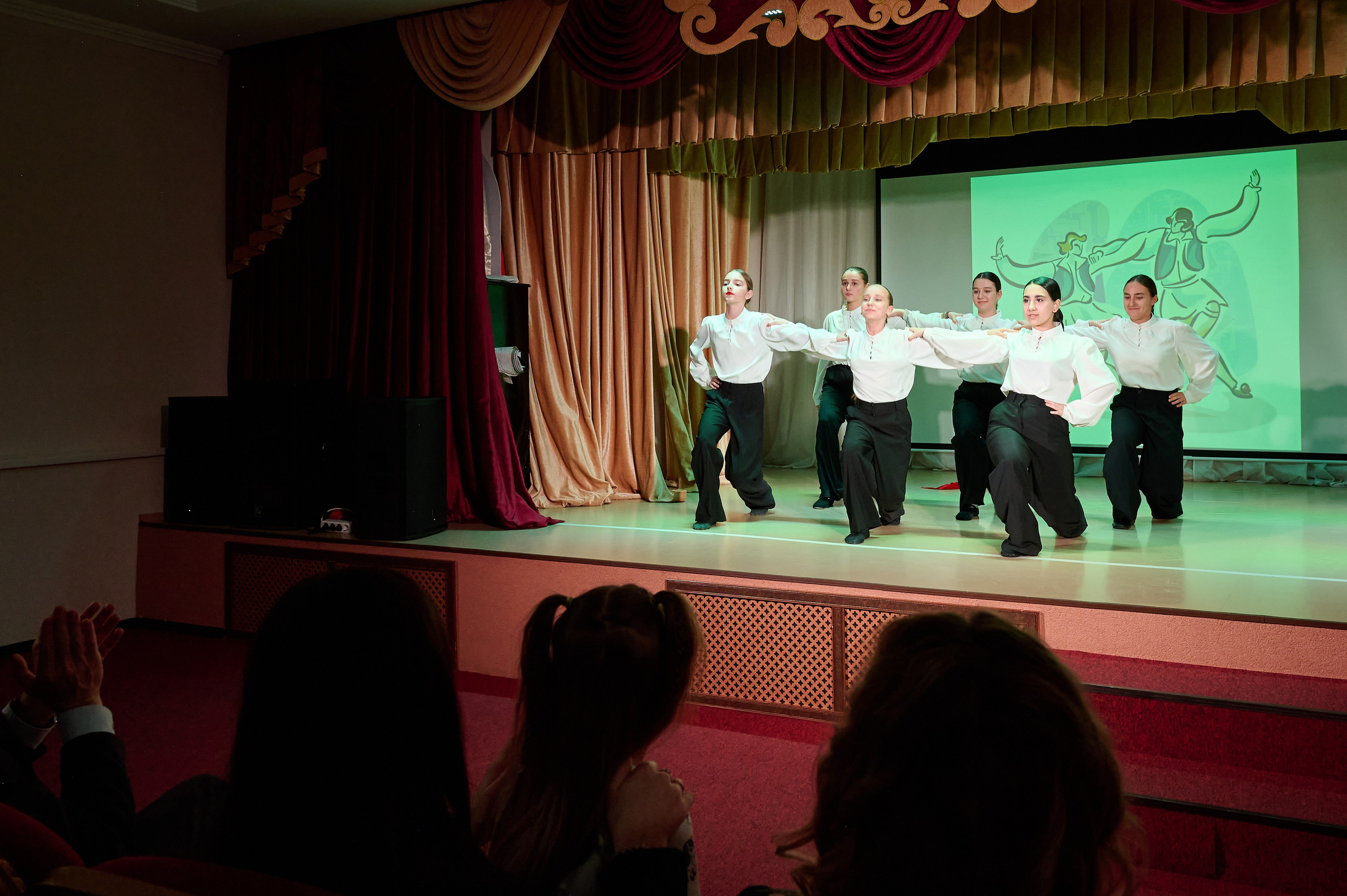 8 марта в Виноградном. Жизнь курорта Кабардинка в фотографиях