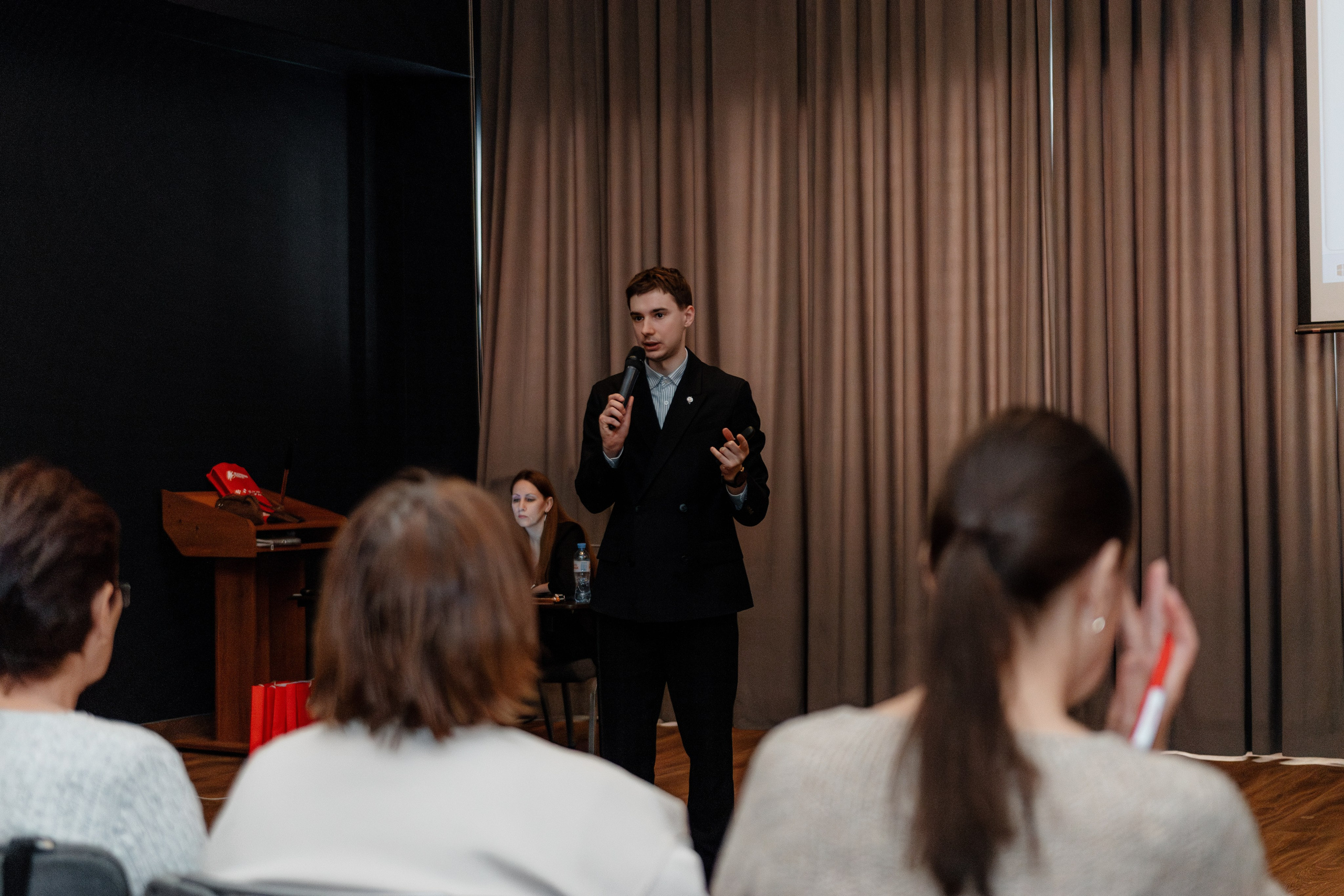 РУССКИЙ ЭКСПРЕСС