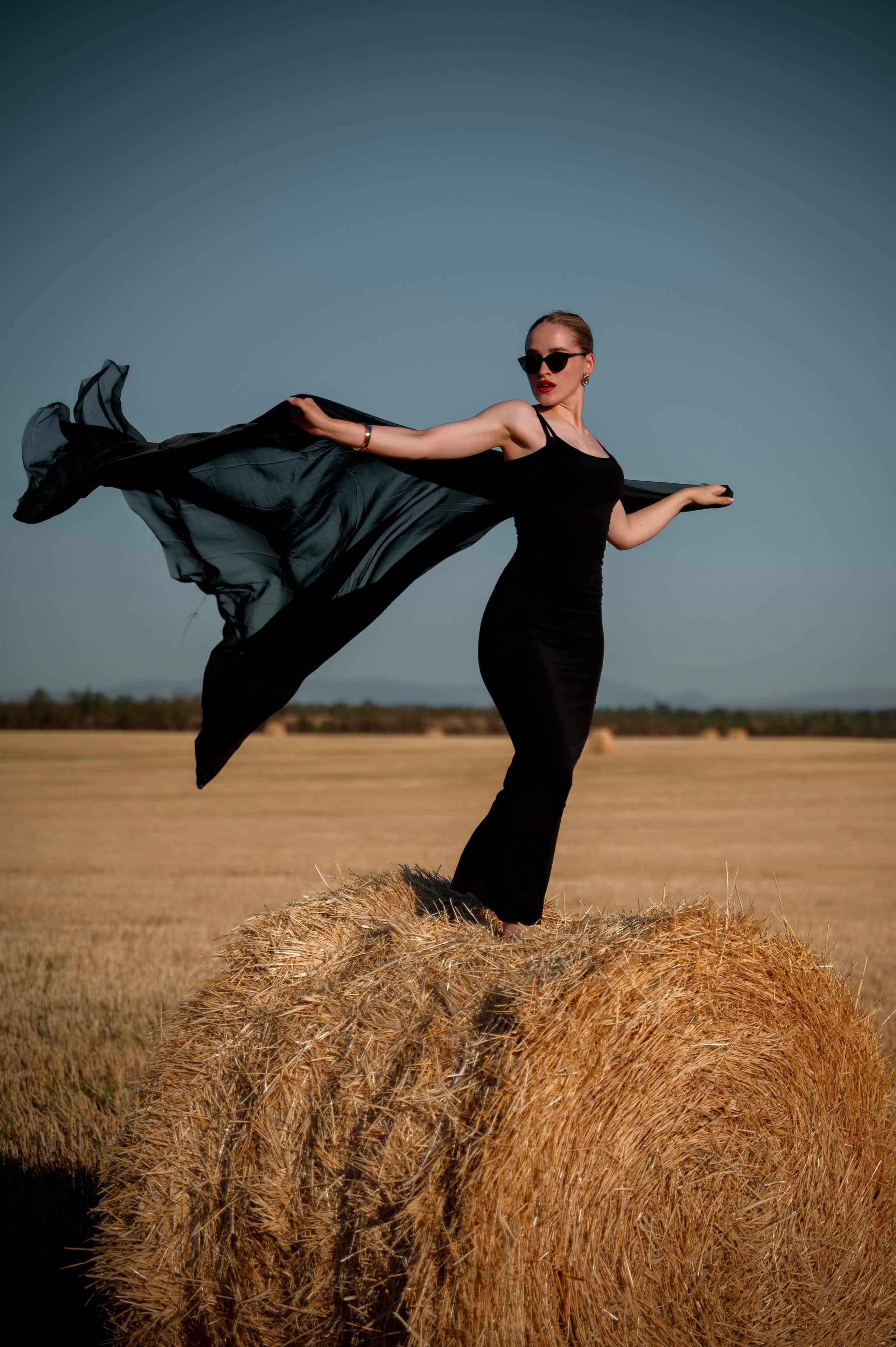 Стога. Настя. Ваш фотограф в Крыму