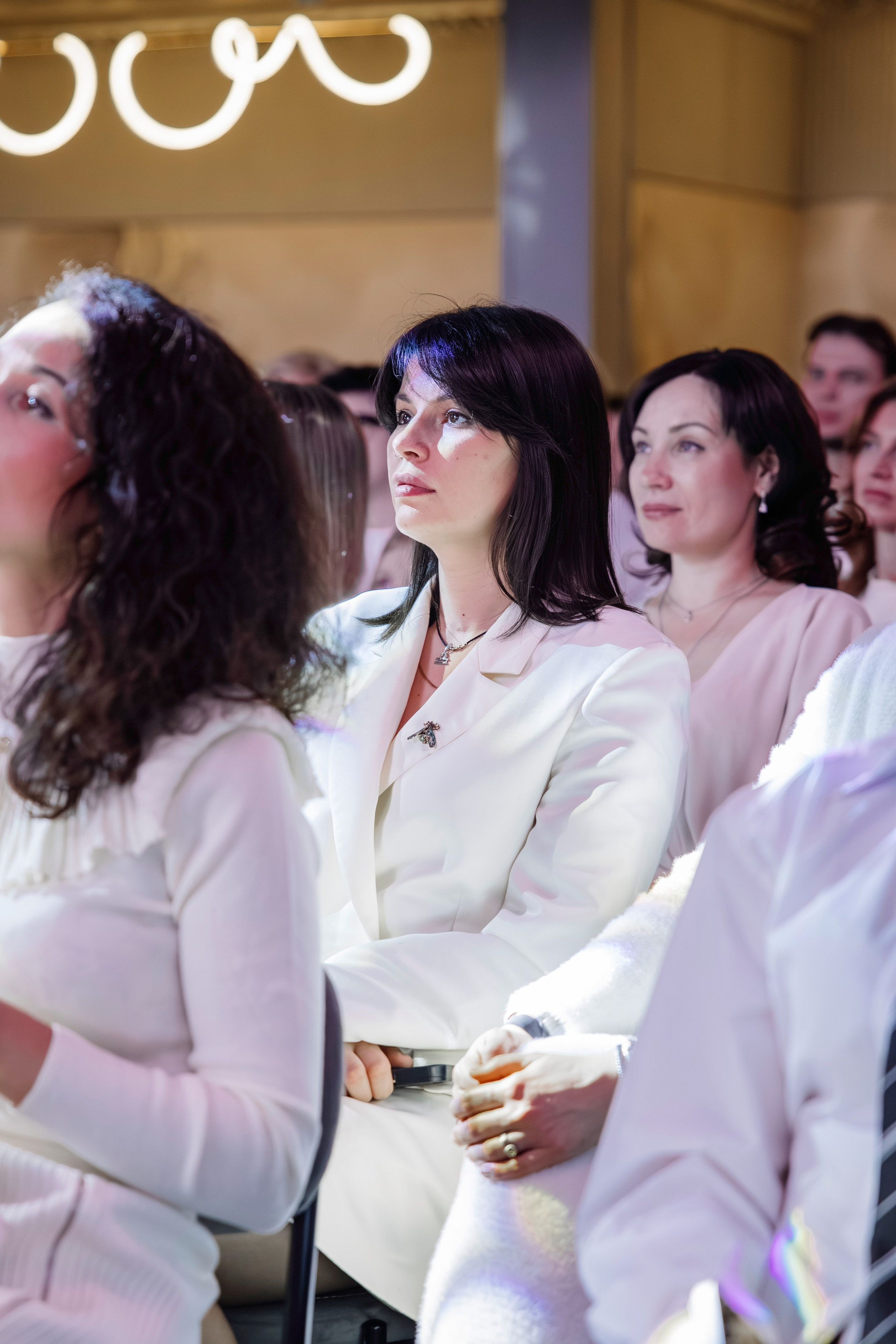 Мисс и Миссис Бизнес Иркутск 2026 — Открытие. Свадебный фотограф в Иркутске Бобылев Никита