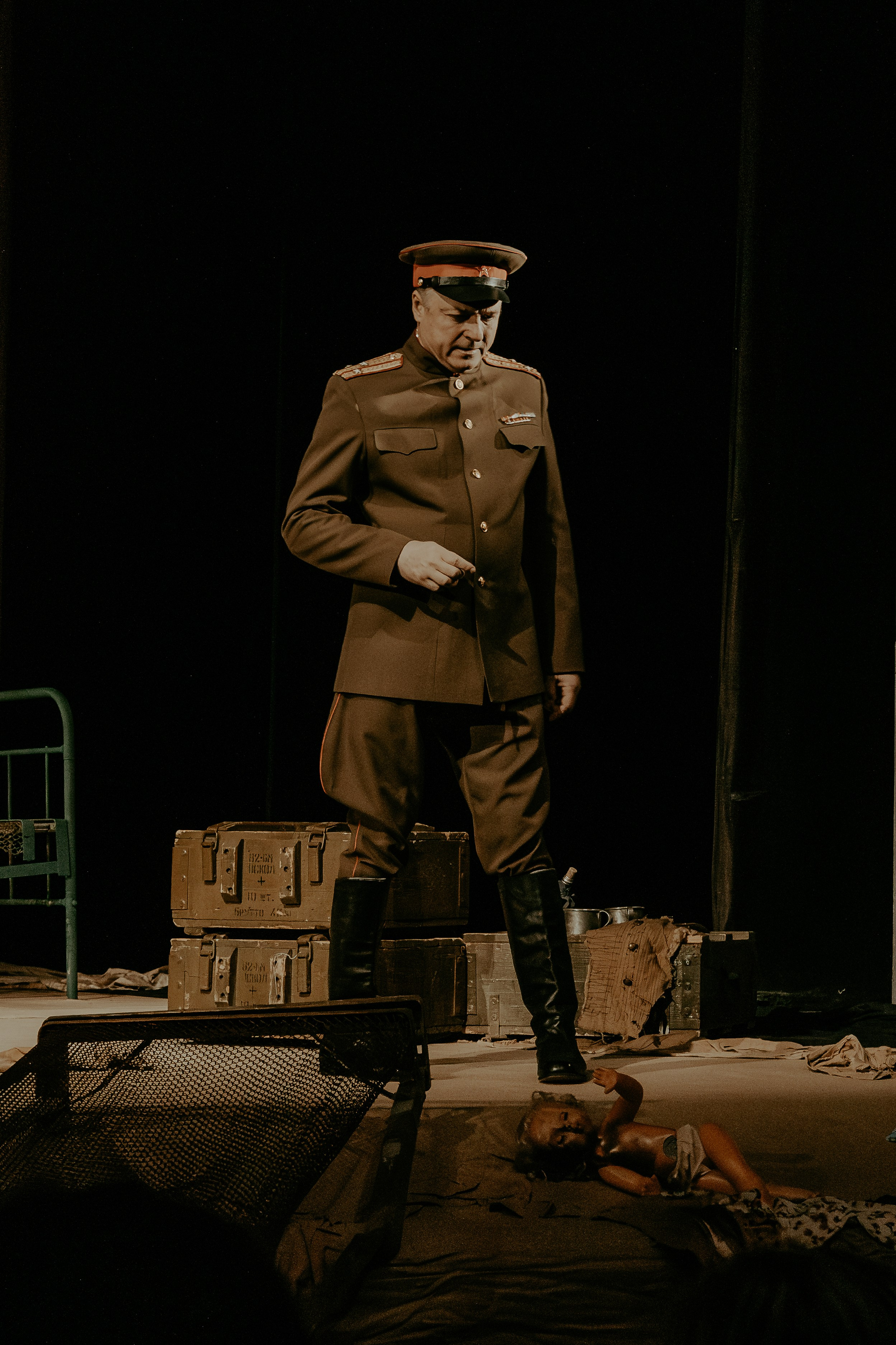 Театр Юного Зрителя " Не покидай меня». Фотограф Марк Файзулин