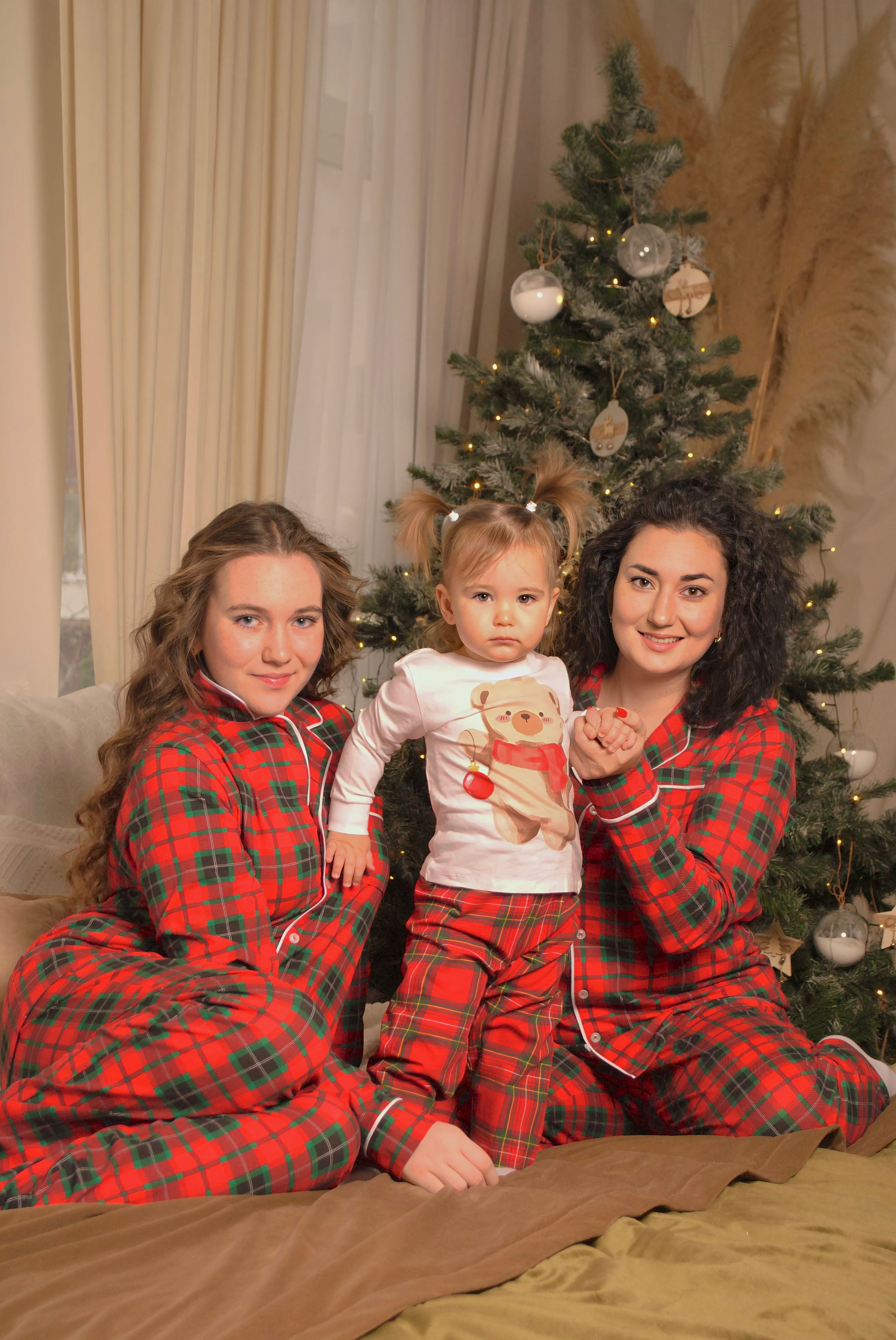 Анастасия и дочери. Фотограф Мария Мусаелян