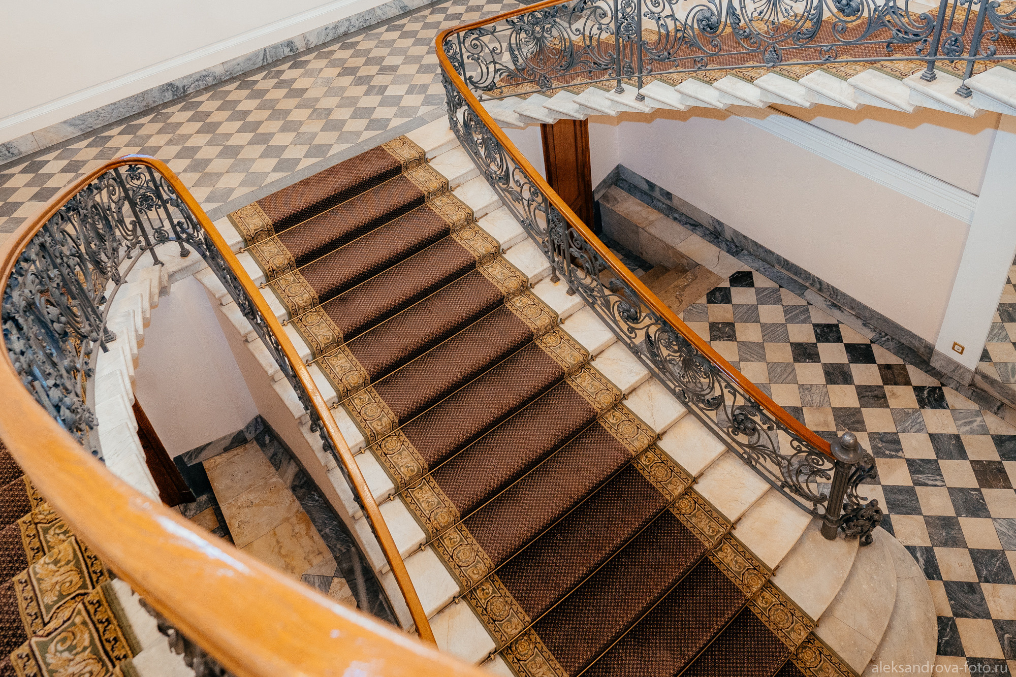 Дворец бракосочетания на Фурштатской - лестница