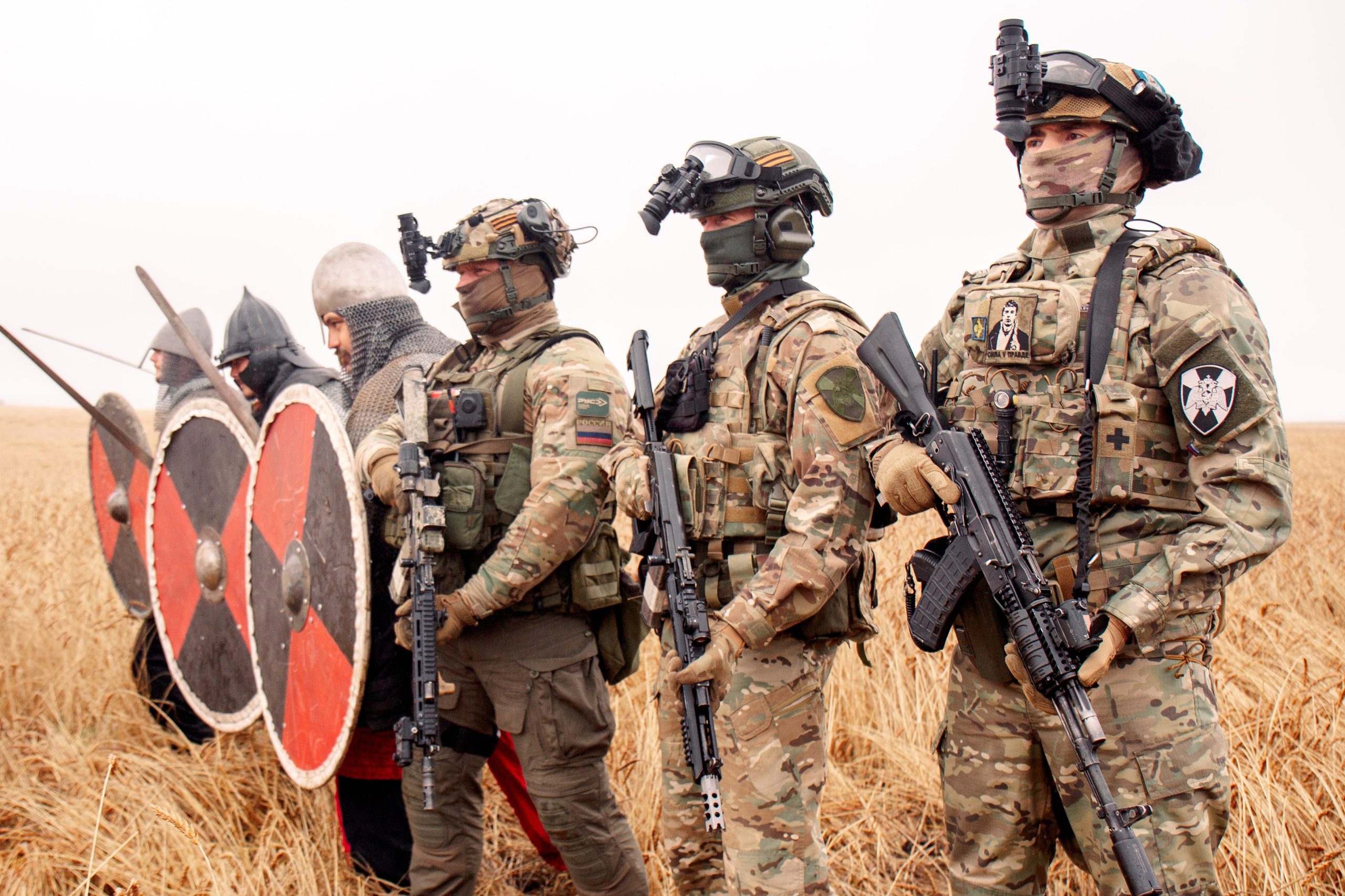 Поле. Для тех, кто не ждёт удачи, а создаёт её. Каждая фотосессия — это твой момент, твой стиль, твой успех. 📸