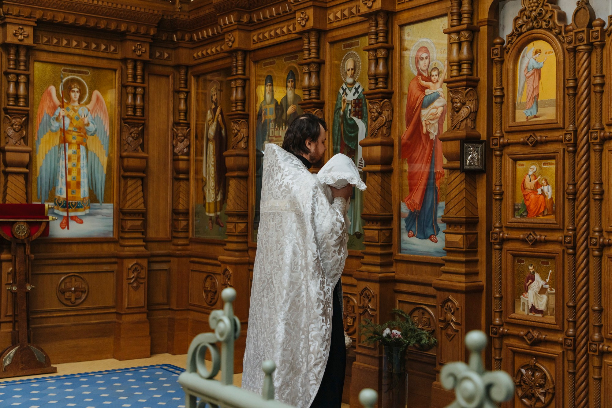 где крестить в ло спб, лучшие церкви для крещения, топ храмов спб, сколько стоит крещение, лучшие соборы для крестин крещения, какой храм выбрать, цена крещение спб, фотограф на крещение санкт петербург