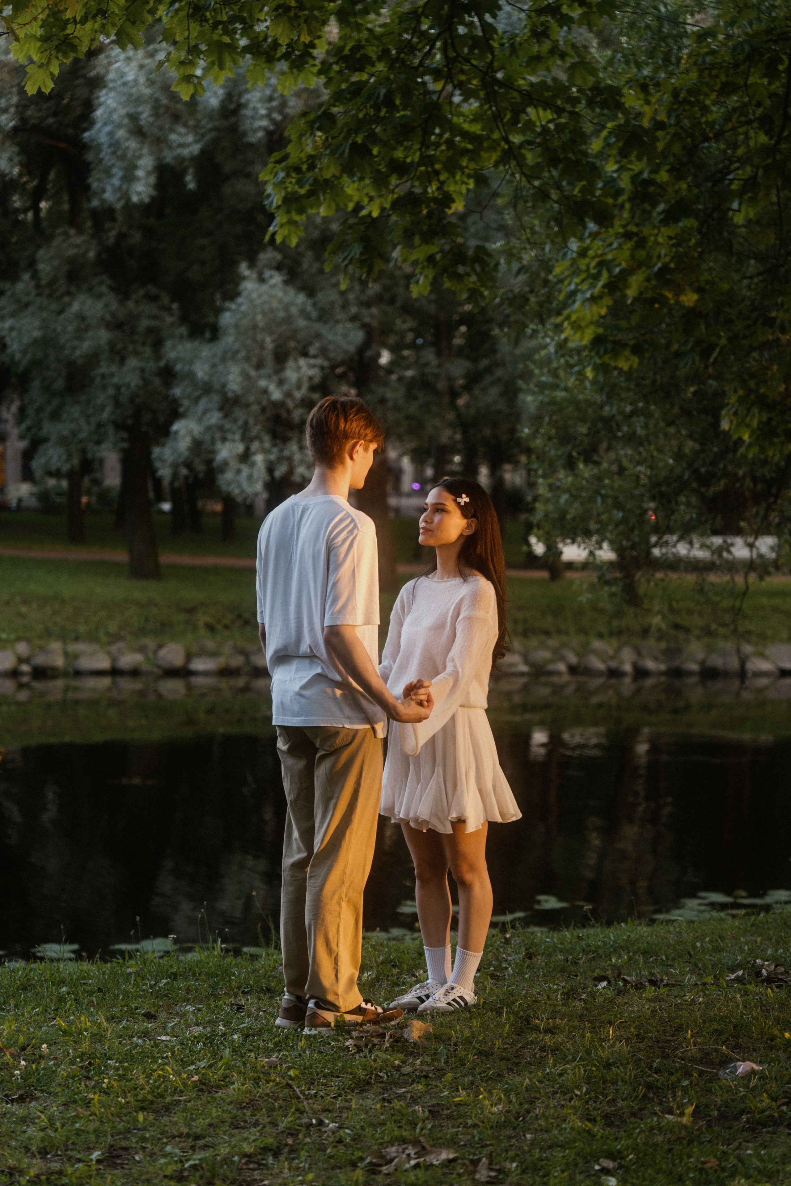 Фотосессия лавстори в Санкт-Петербурге. Лопухинский сад.