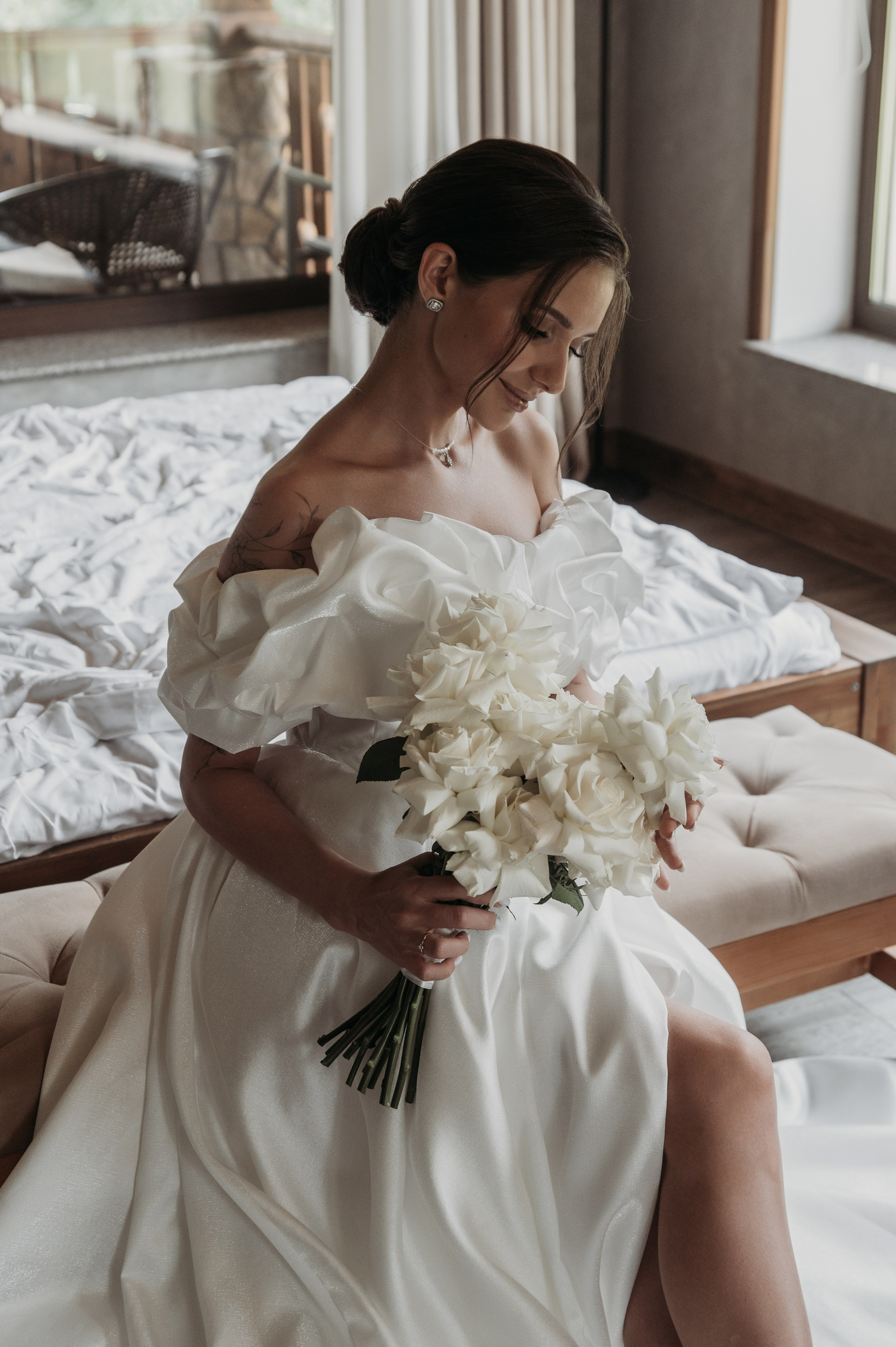 Свадебная фотосессия с утром невесты и красивым свадебным банкетом. Свадебный фотограф в Твери, Москве и Санкт-Петербурге Денисова Екатерина