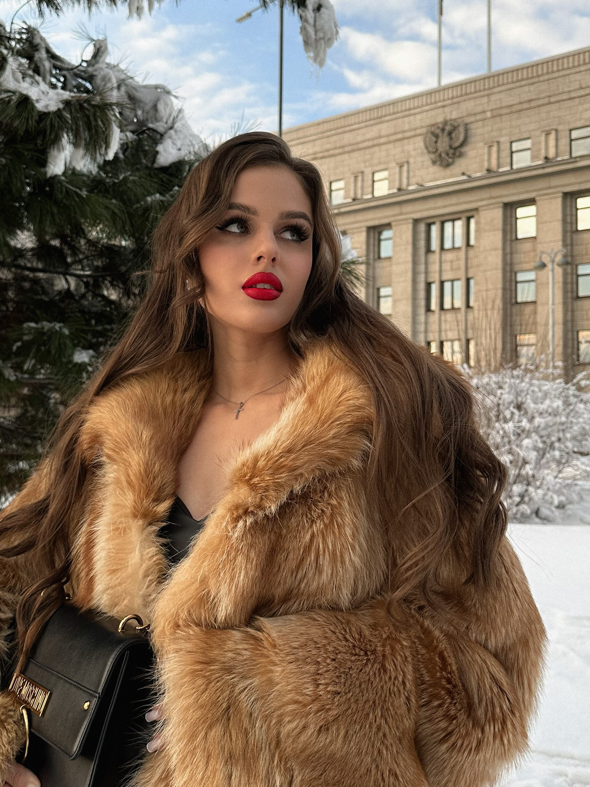 Melania. Главная