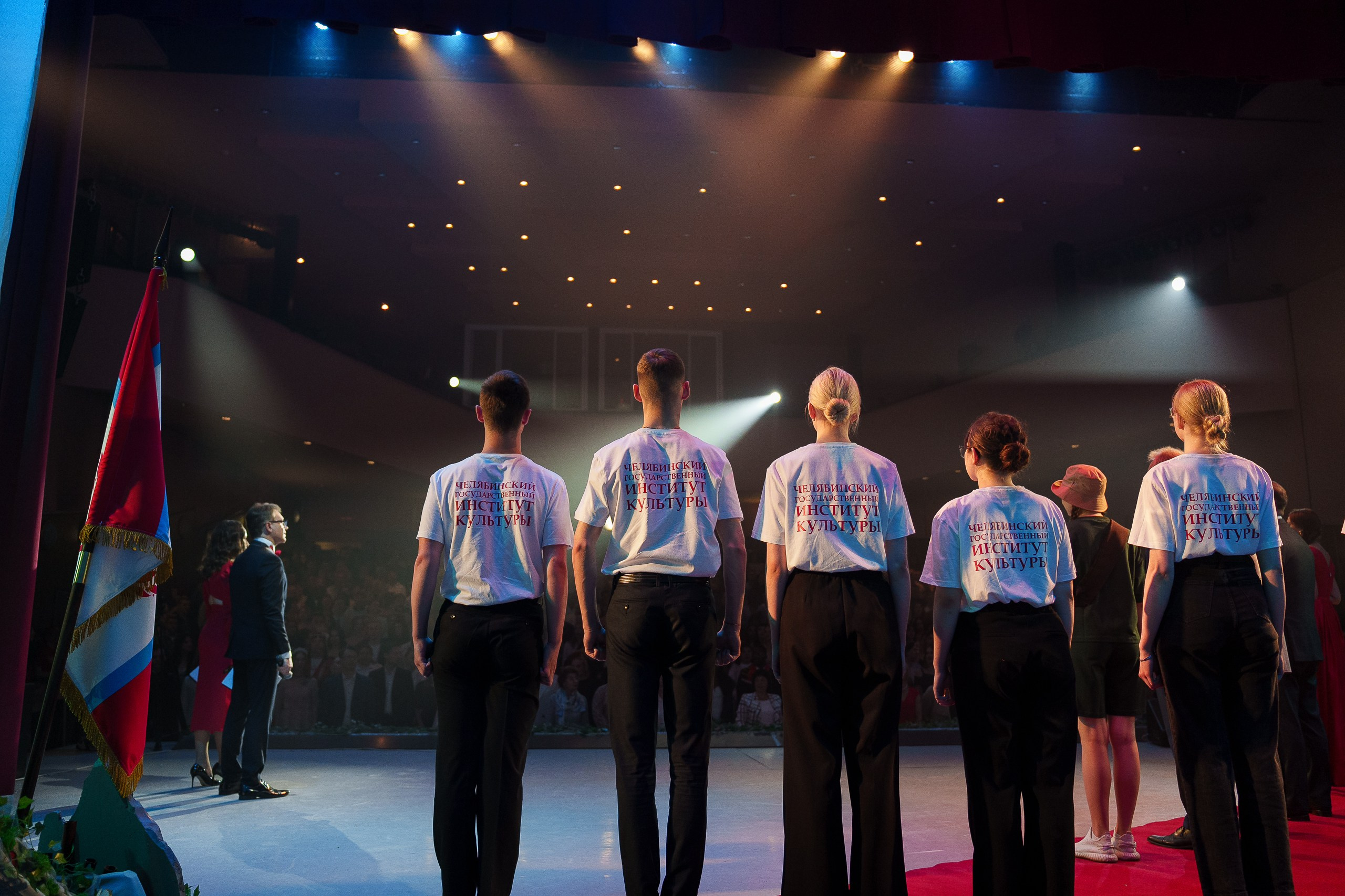 Церемония вручения дипломов выпускникам «ЧГИК». Фотограф Артём Рауэр
