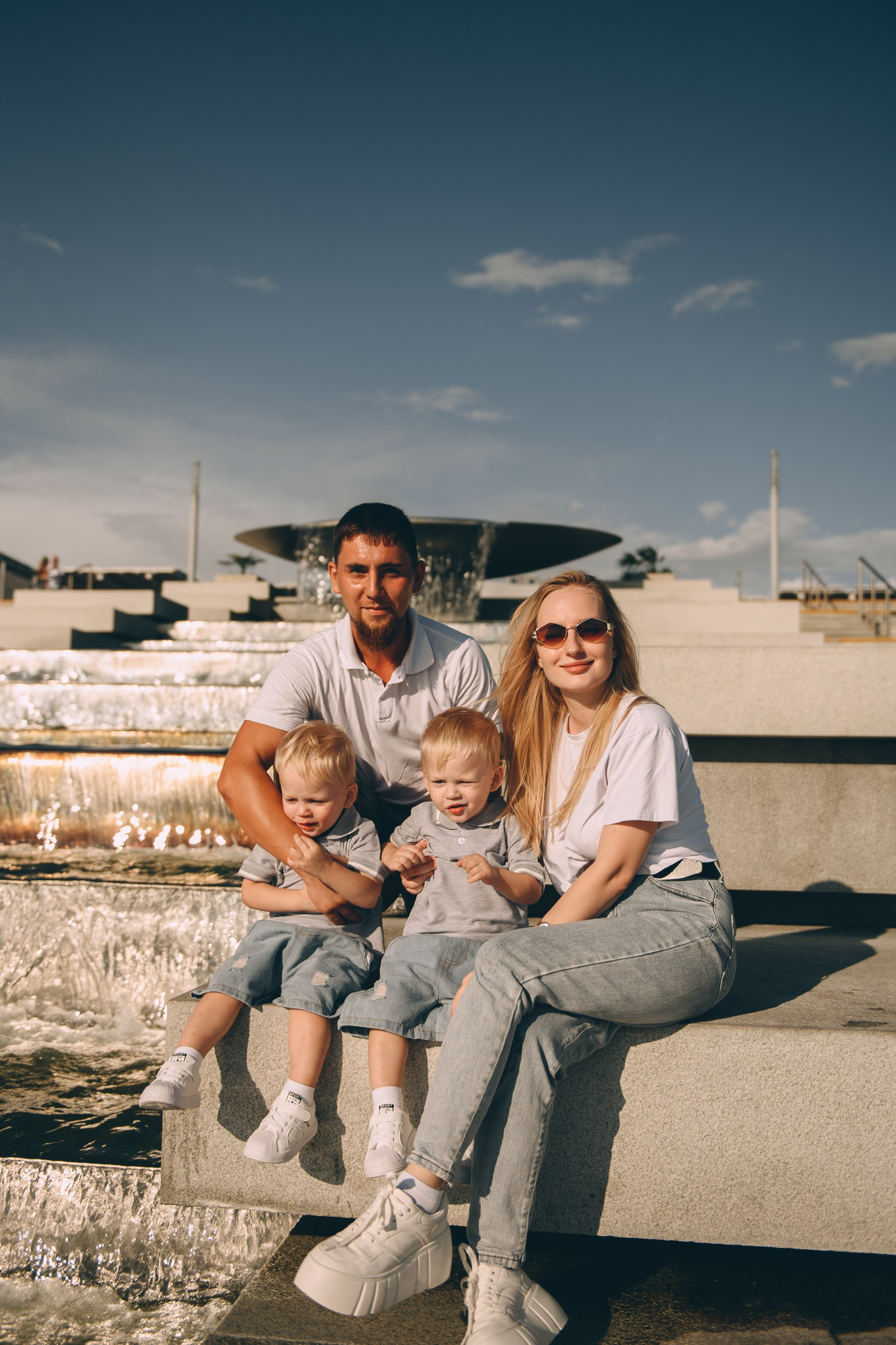 Близнецы-непоседы, пальмовая аллея. Свадебный и семейный фотограф София Невская