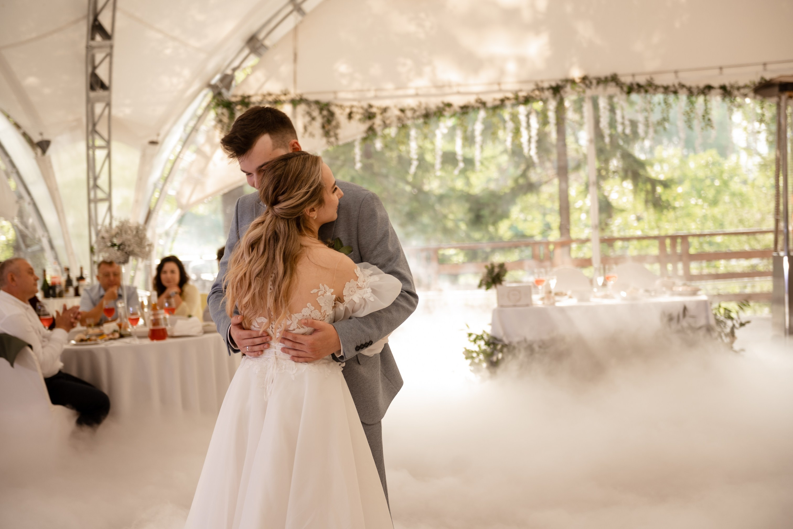 Весь день под дождем, вечером закат на озере. Свадебный и семейный фотограф София Невская