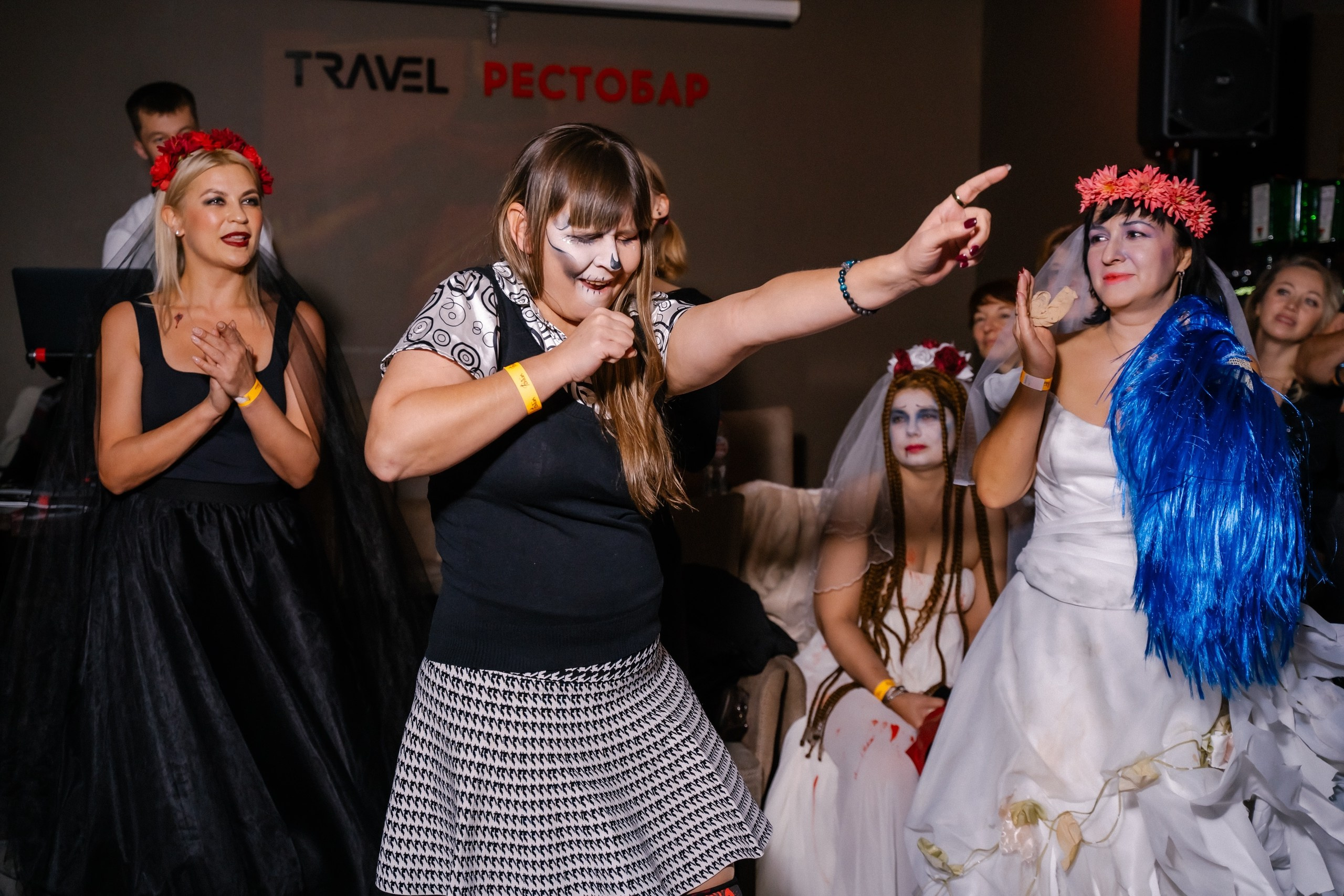 Зловещие попотрясы. Клубная вечеринка | 02.11.24. Галерея Фантим