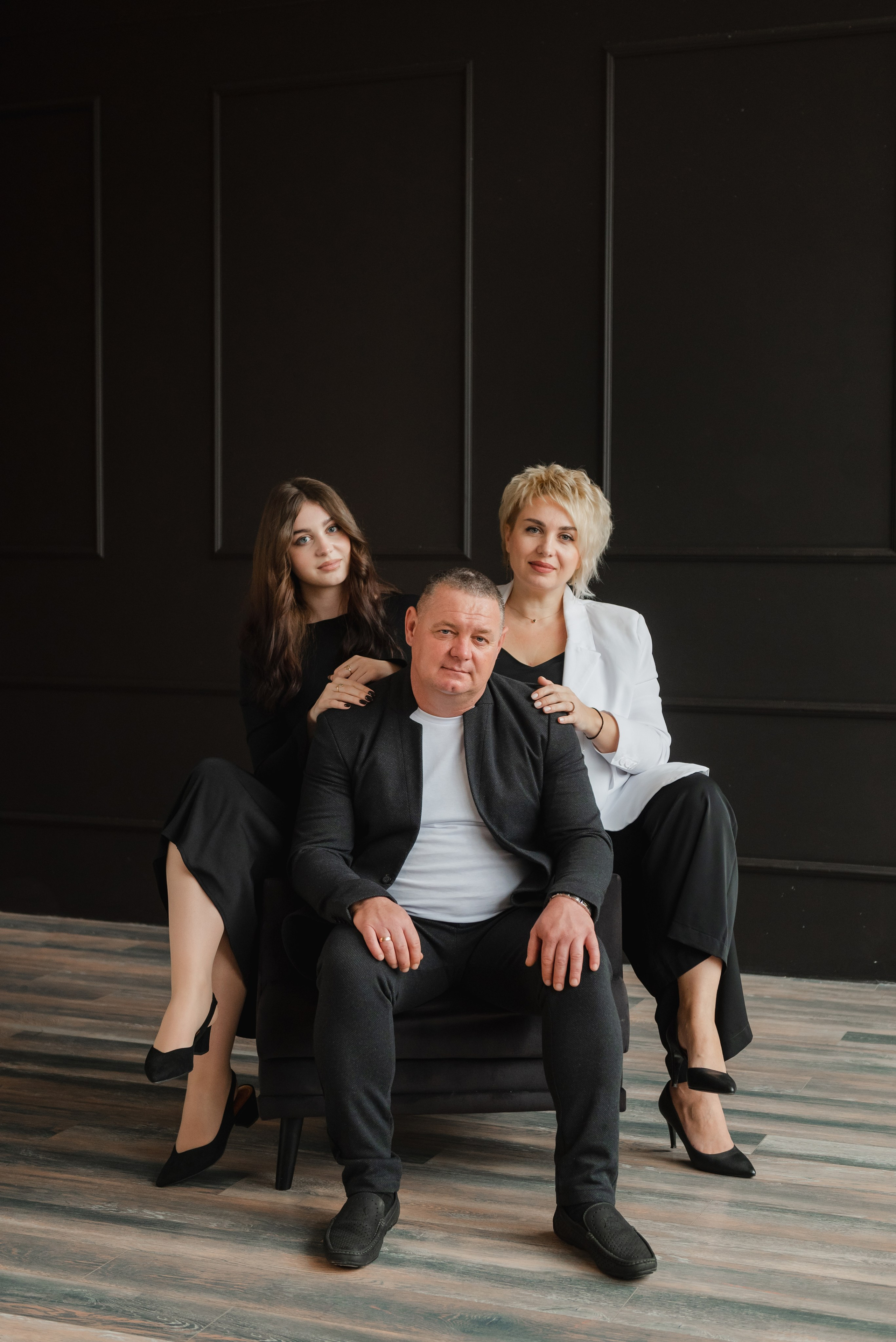 Евгений Катя и Виолетта. Семейный фотограф Ирина Сгибнева