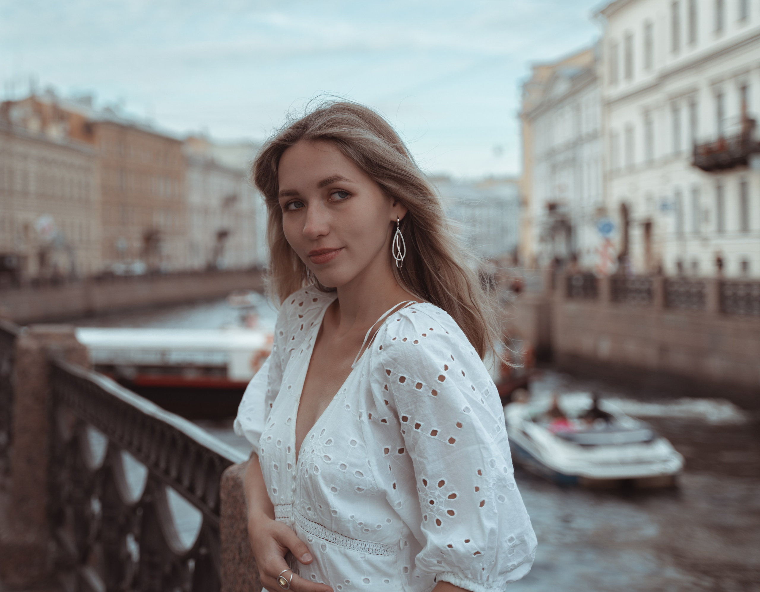 Прогулка по городу. Портрет. Санкт-Петербург, лето 2024. Главная