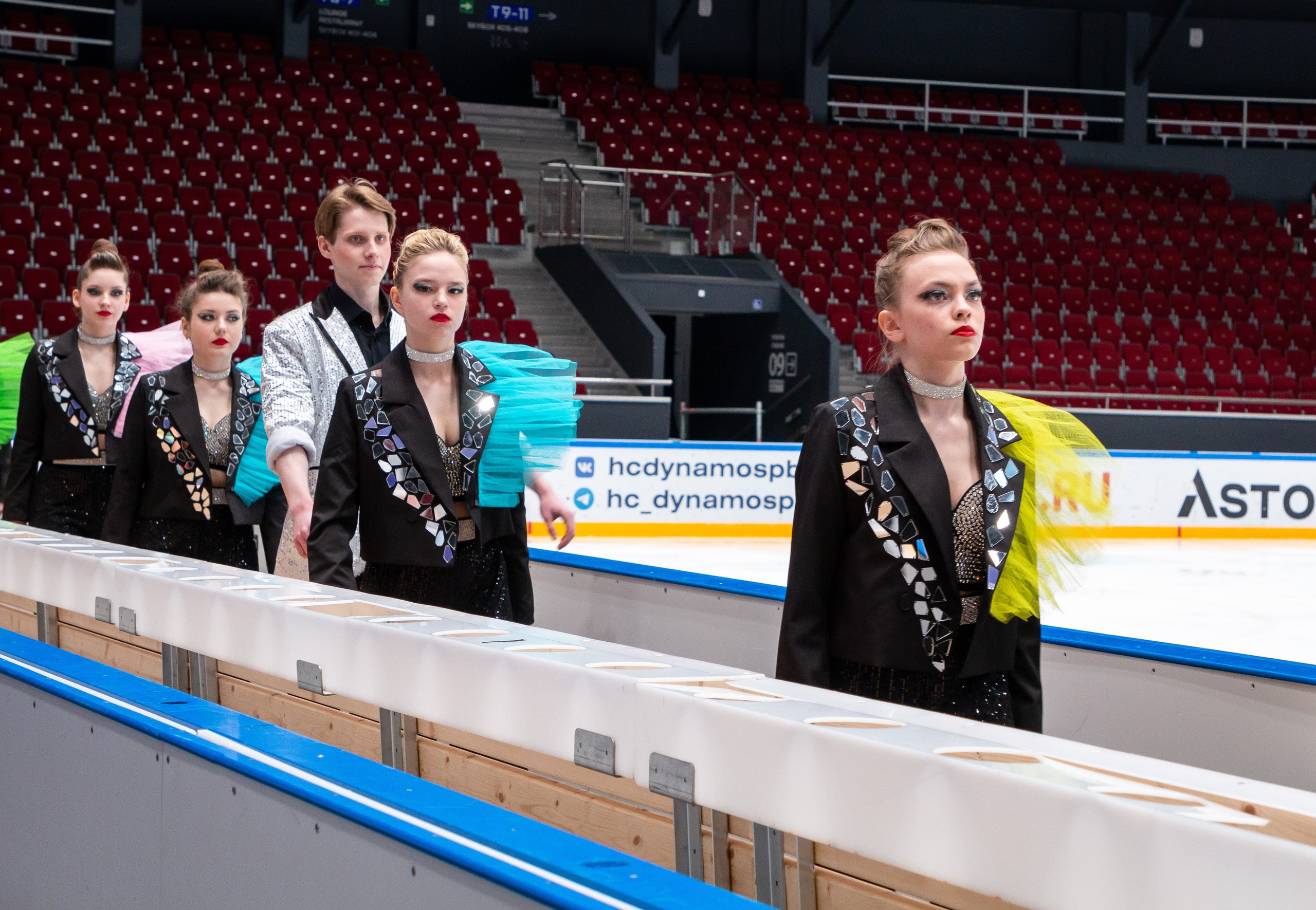 VII Ежегодный фестиваль массовых танцев на льду и фигурного катания «Петровский лёд» Санкт-Петербург 2024. Репортажный фотограф в Москве