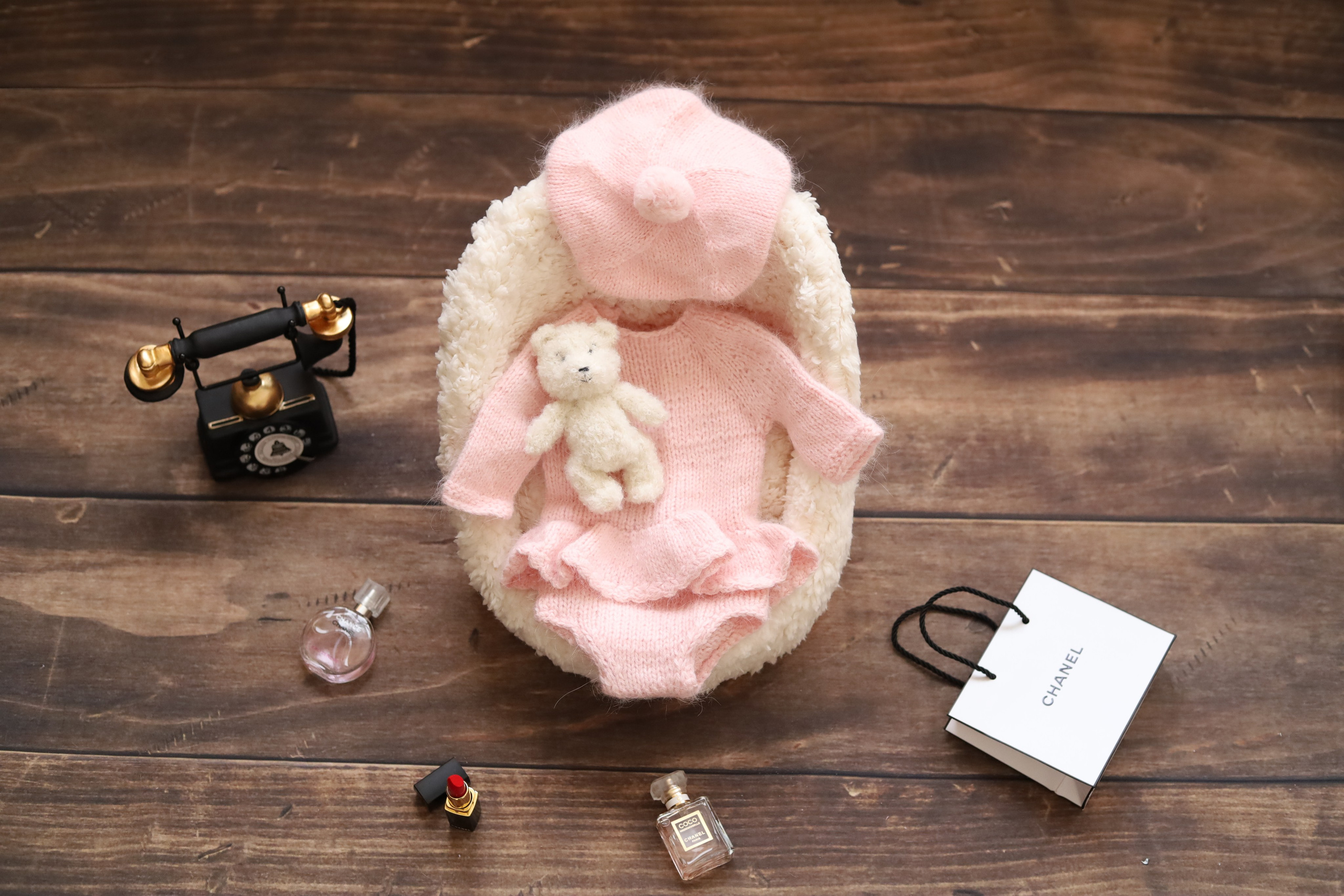 Фотосессия новорожденного в стиле Chanel. Фотограф новорожденных в Москве Елена Михеева