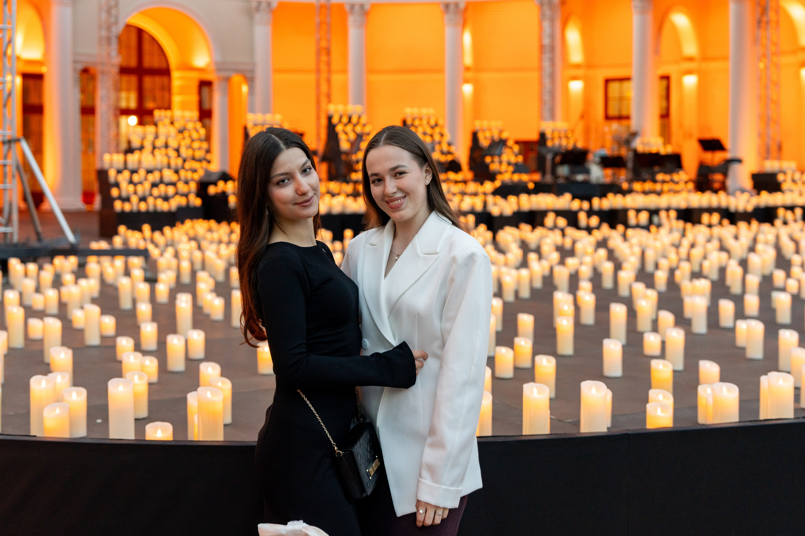 Симфонический оркестр Lumisfera при свечах. Фотограф Никита Комаров