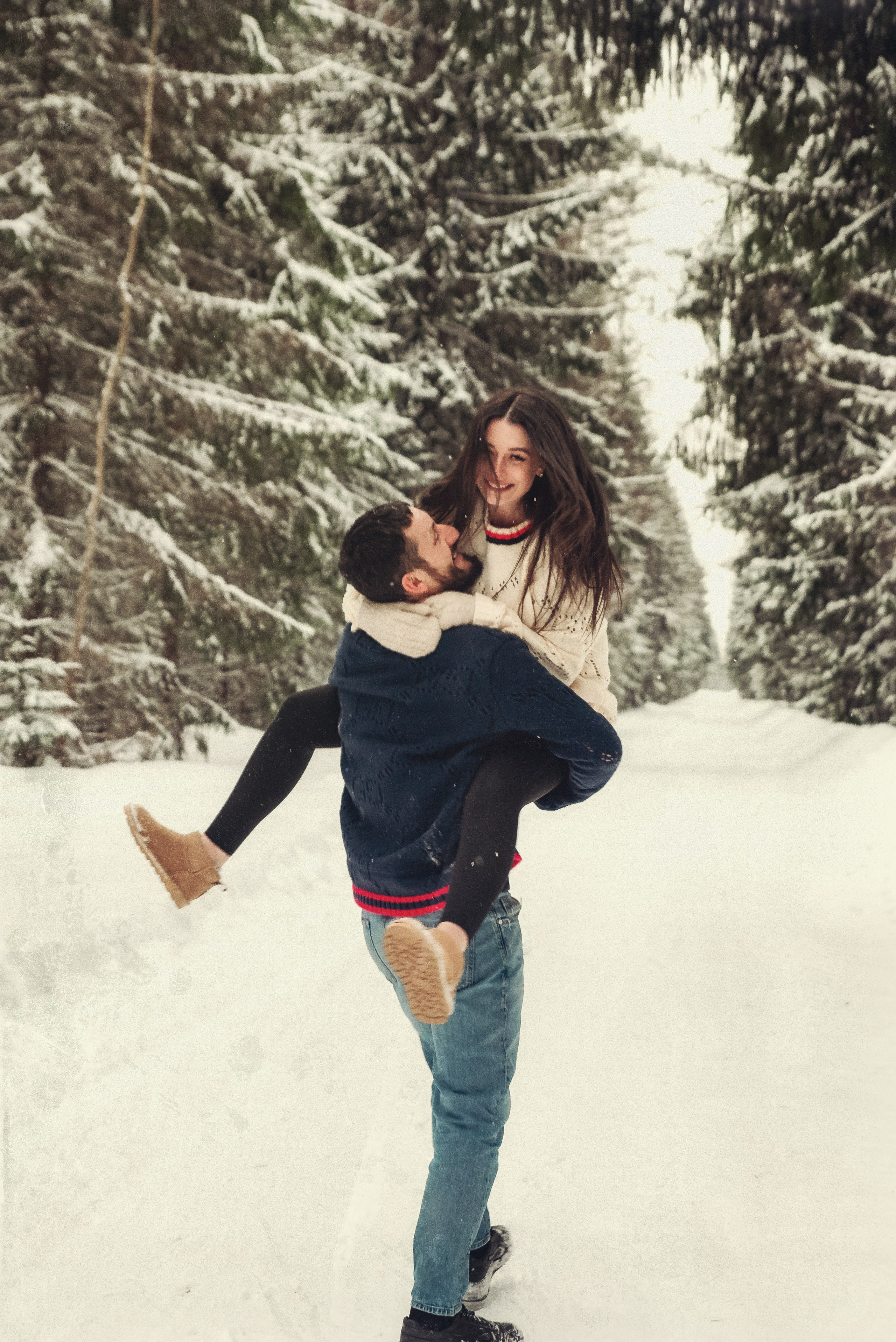 В зимнем лесу. Фотограф Крещение Венчание Москва