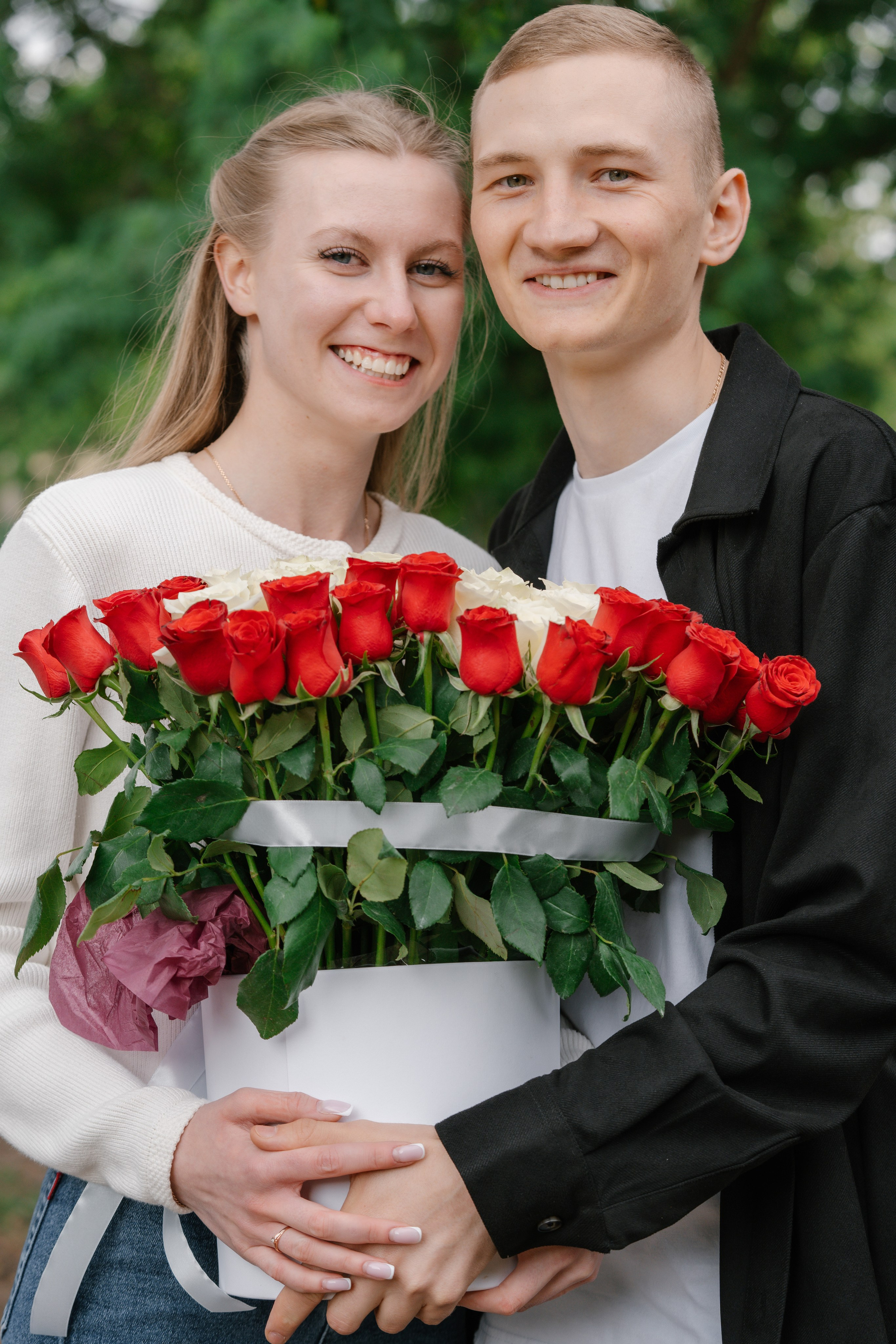 Елизавета и Виктор. Предметный фотограф Элеонора Грин | Профессиональная фотосъемка товаров в Воронеже