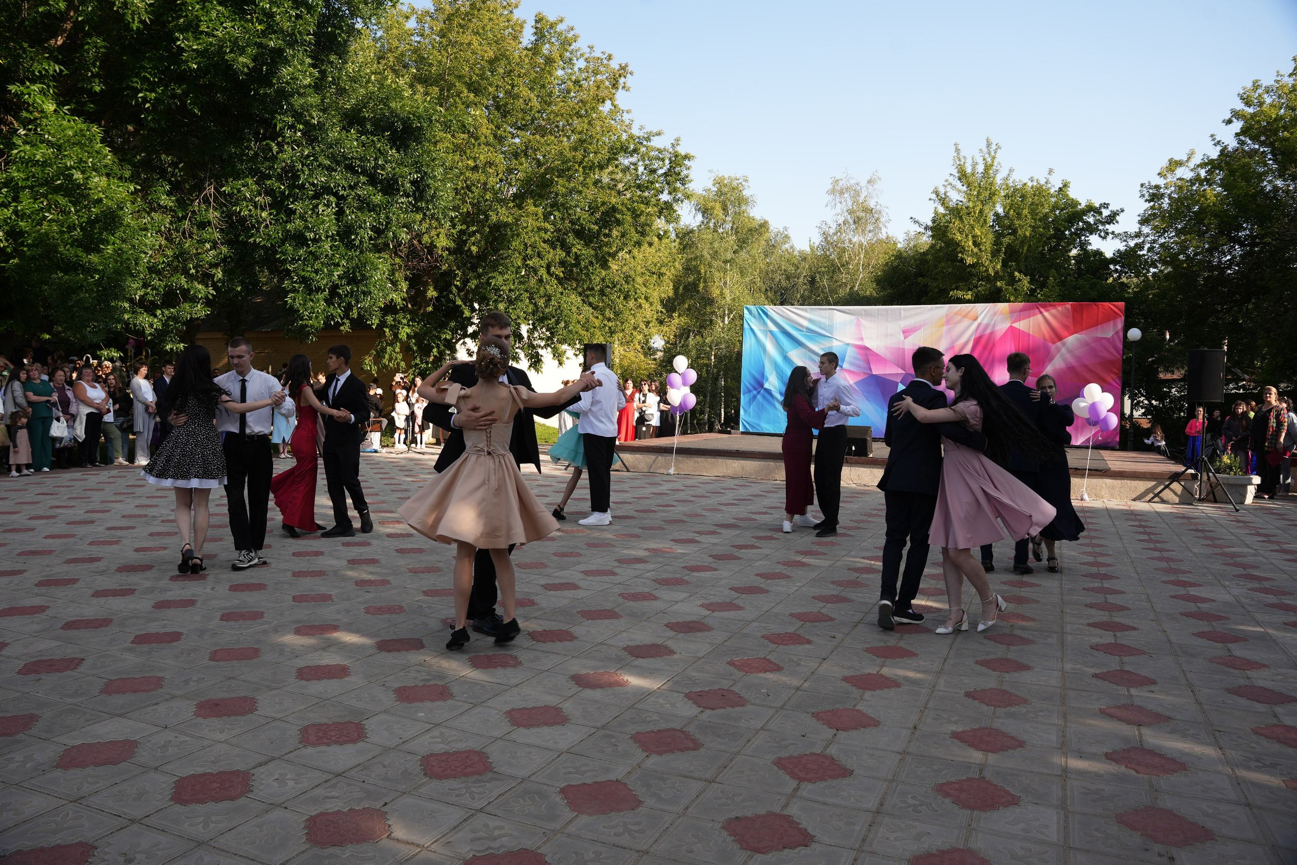 Выпускной в парке. Ольга Плаксина фотограф в Саратове