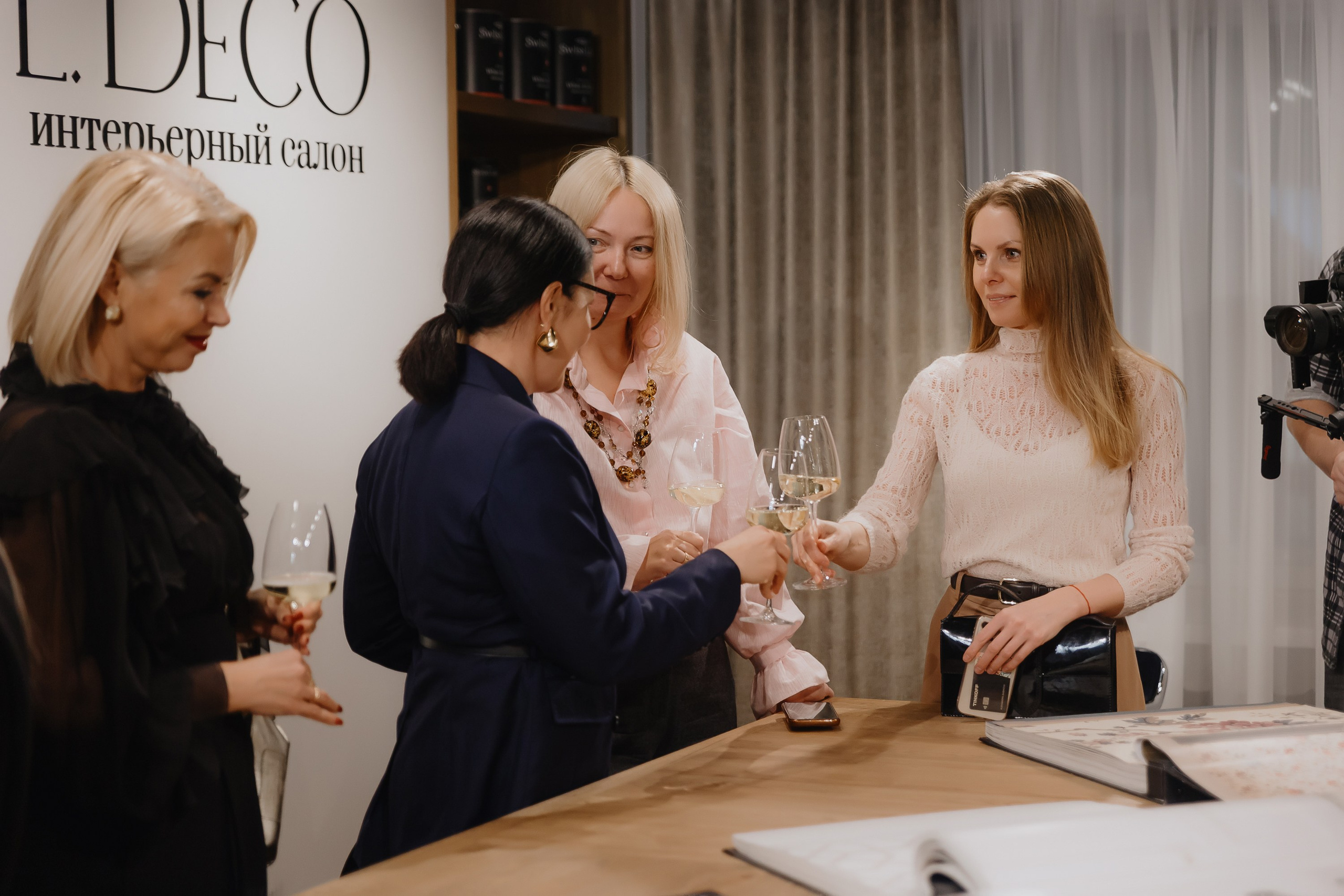 Открытие нового пространства интерьерного салона L. DECO в феврале 2025. L. Deco интерьерный салон. Краски/обои/лепной декор