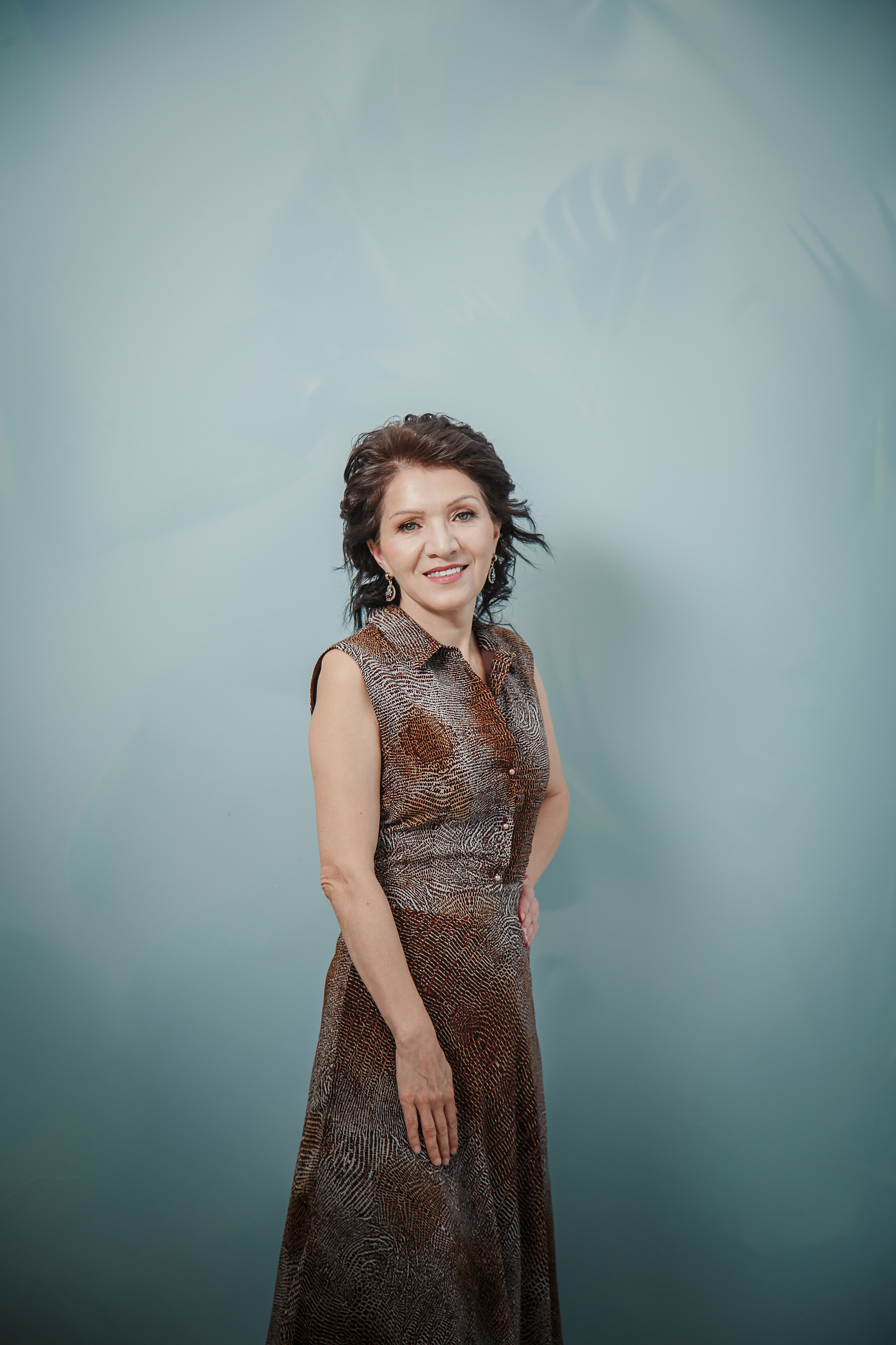 Женский коуч в светлой студии — брендовая фотосессия в Москве, Портрет женского коуча в деловом образе — фотосессия для личного бренда, Фотосессия для эксперта в офисной локации студии Москва, Женский коуч в повседневном образе — контент для соцсетей, Профессиональный бренд-фотограф в Москве — женский коуч, Образ женского коуча для сайта и продвижения в соцсетях, Разнообразные образы на брендовой фотосессии для эксперта, Светлая студия с офисными локациями — фотосессия для коуча, брендовая фотосессия для эксперта, фотосессия для женского коуча, бренд-фотограф Москва, фотосессия личный бренд, фотосессия для сайта, фотосессия для соцсетей, фотосессия для продвижения, фотосессия в студии Москва, фотосессия для эксперта Москва, профессиональная фотосессия для коуча. Катерина Сысуева, Рина Сысуева, rina_sphoto