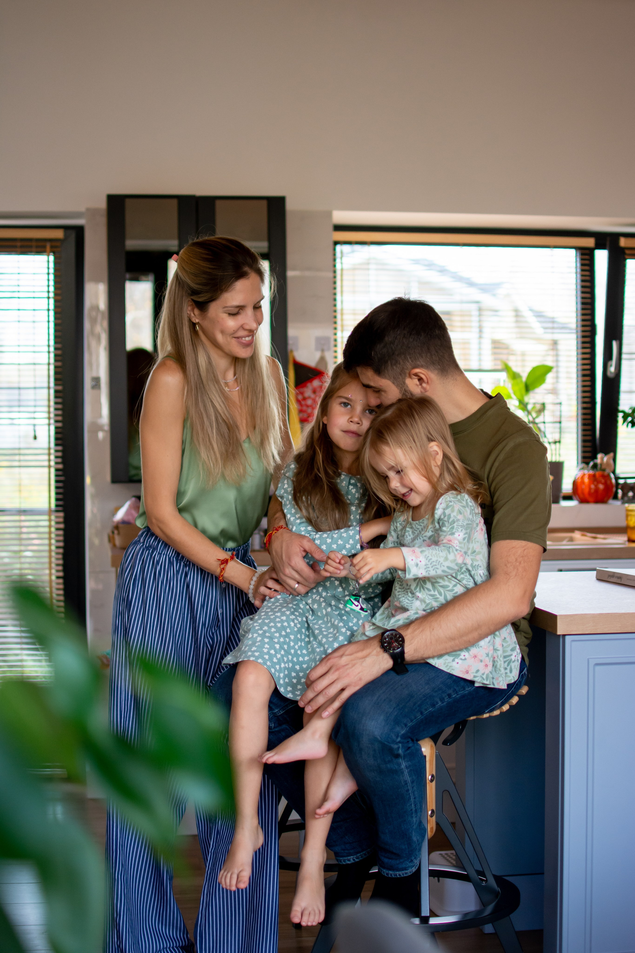 Арина, Виталий, Алёна и Серафима. Фотограф в Новосибирске Валерия Степаненко