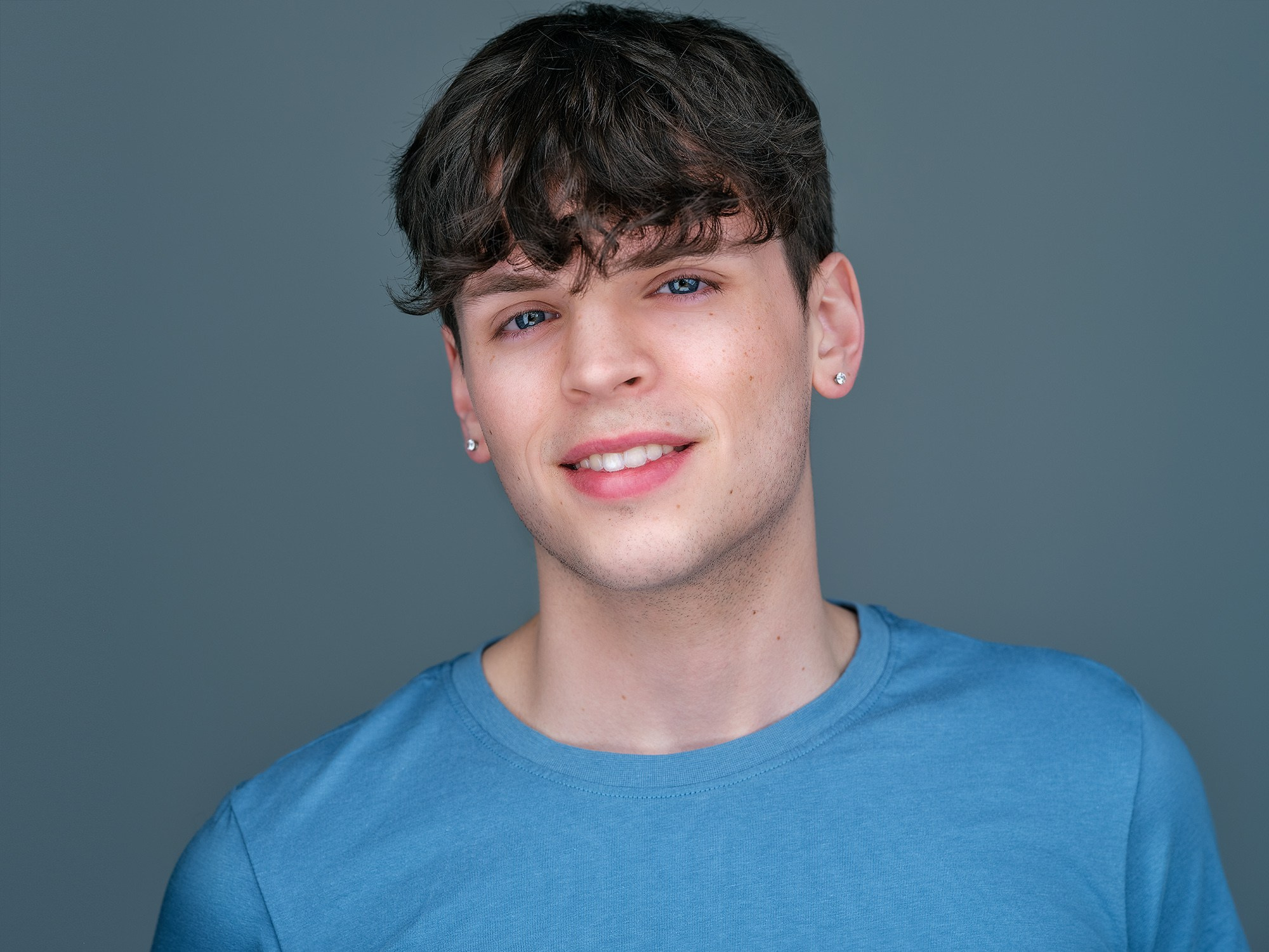 Headshot Retouching Services by ©ColorifyRetouch. AI Photo Retoucher and Image Restorer Zhanna Ognivo