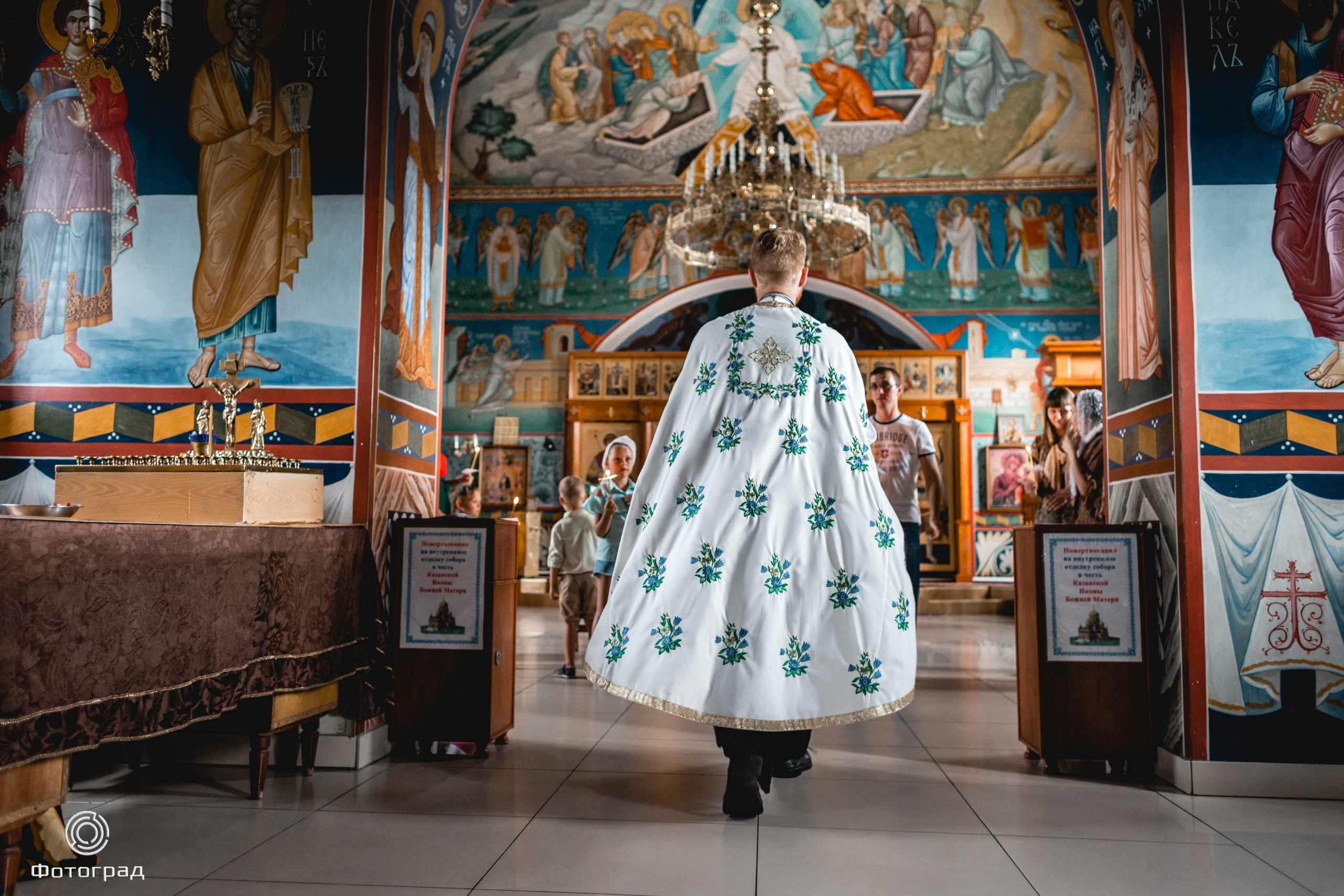 Съёмка крещения. Команда специалистов в мире фотографии и видео. Детский фотограф, семейный фотограф
