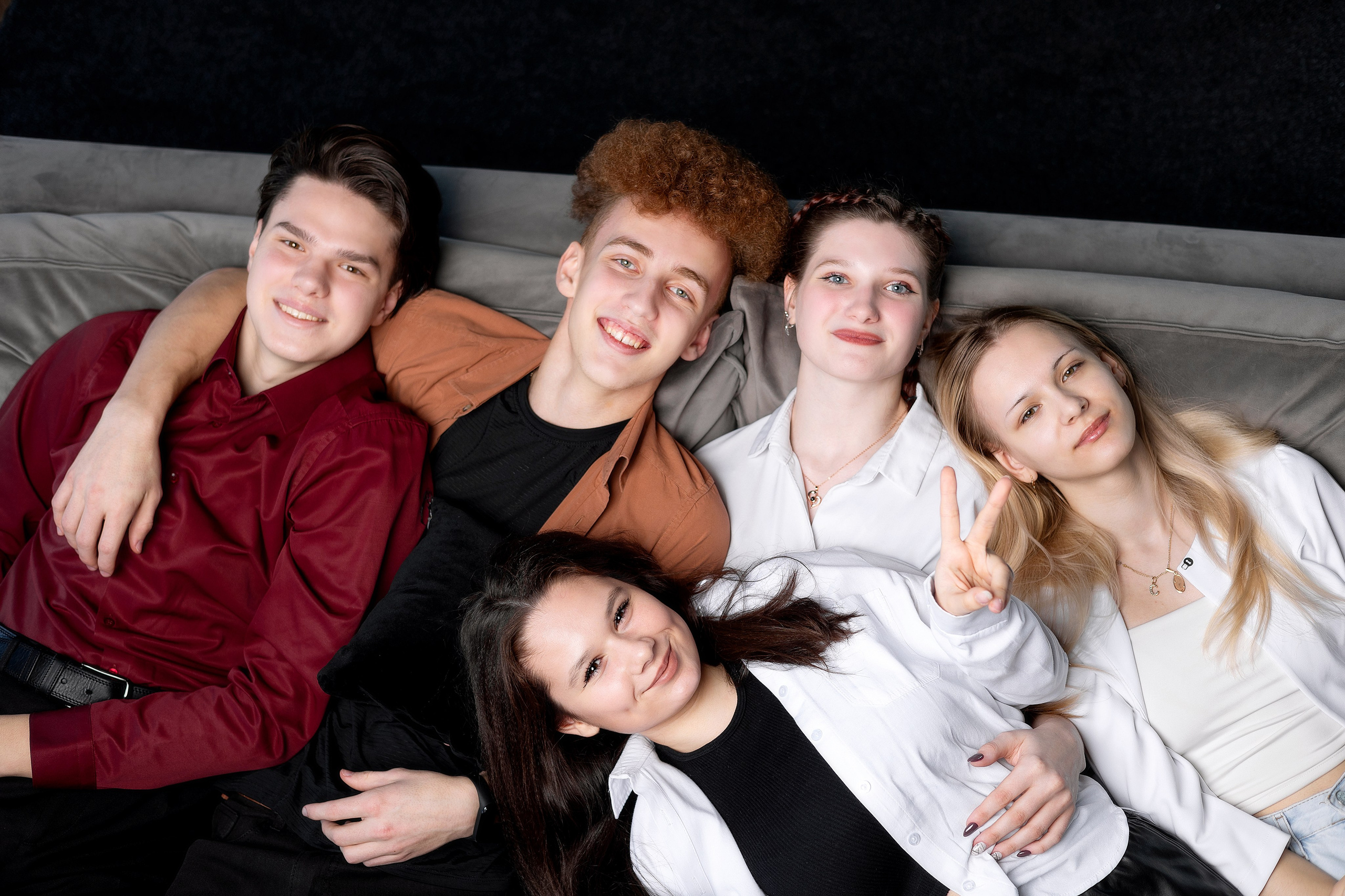 Зал Loft. Выпускные альбомы. Школьный и семейный фотограф Виктория Игнатьева