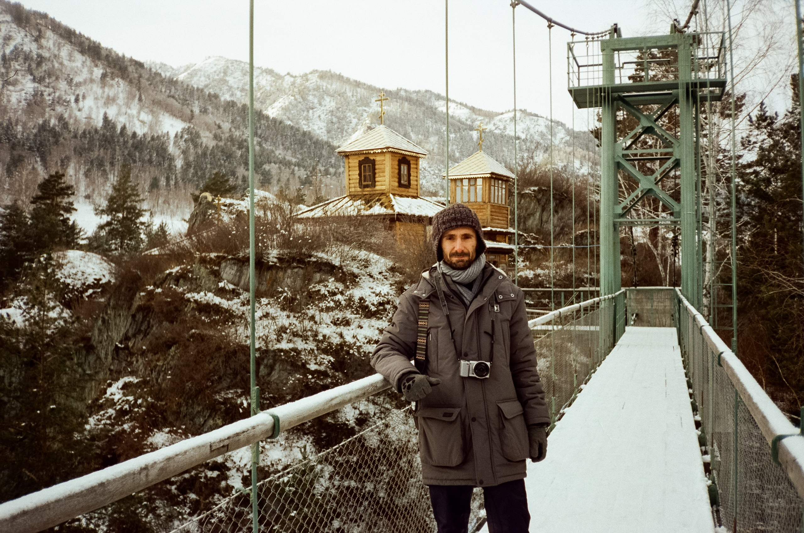 Остров Патмос зимой. Подвесной мост, льды и скалы. Фотограф-документалист Мария Осокина