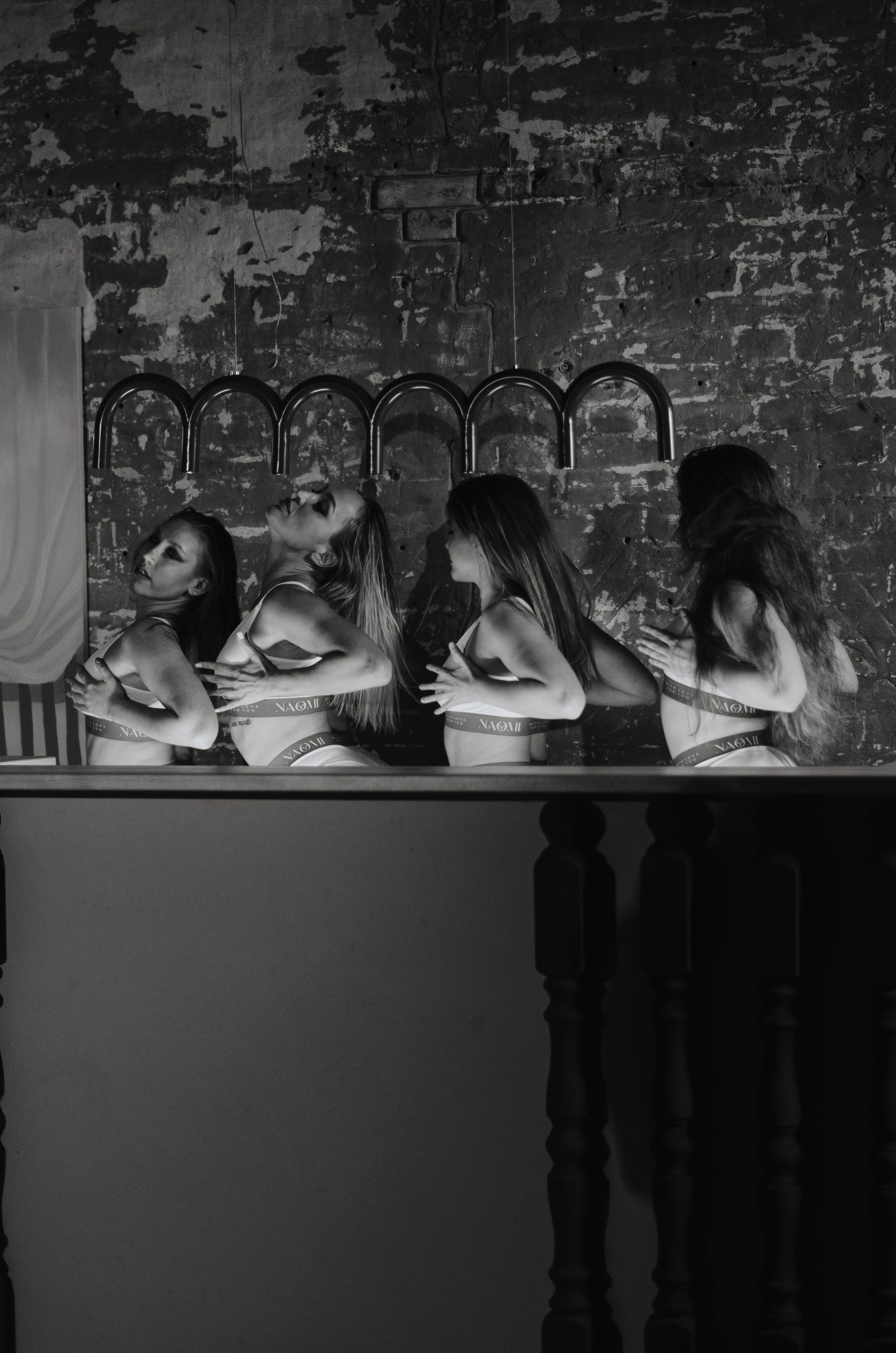 Фото-подглядки с видеосъемки танцевальной команды «Secret». Денисова Аля — фотограф для парных съемок и индивидуальных историй в Барнауле