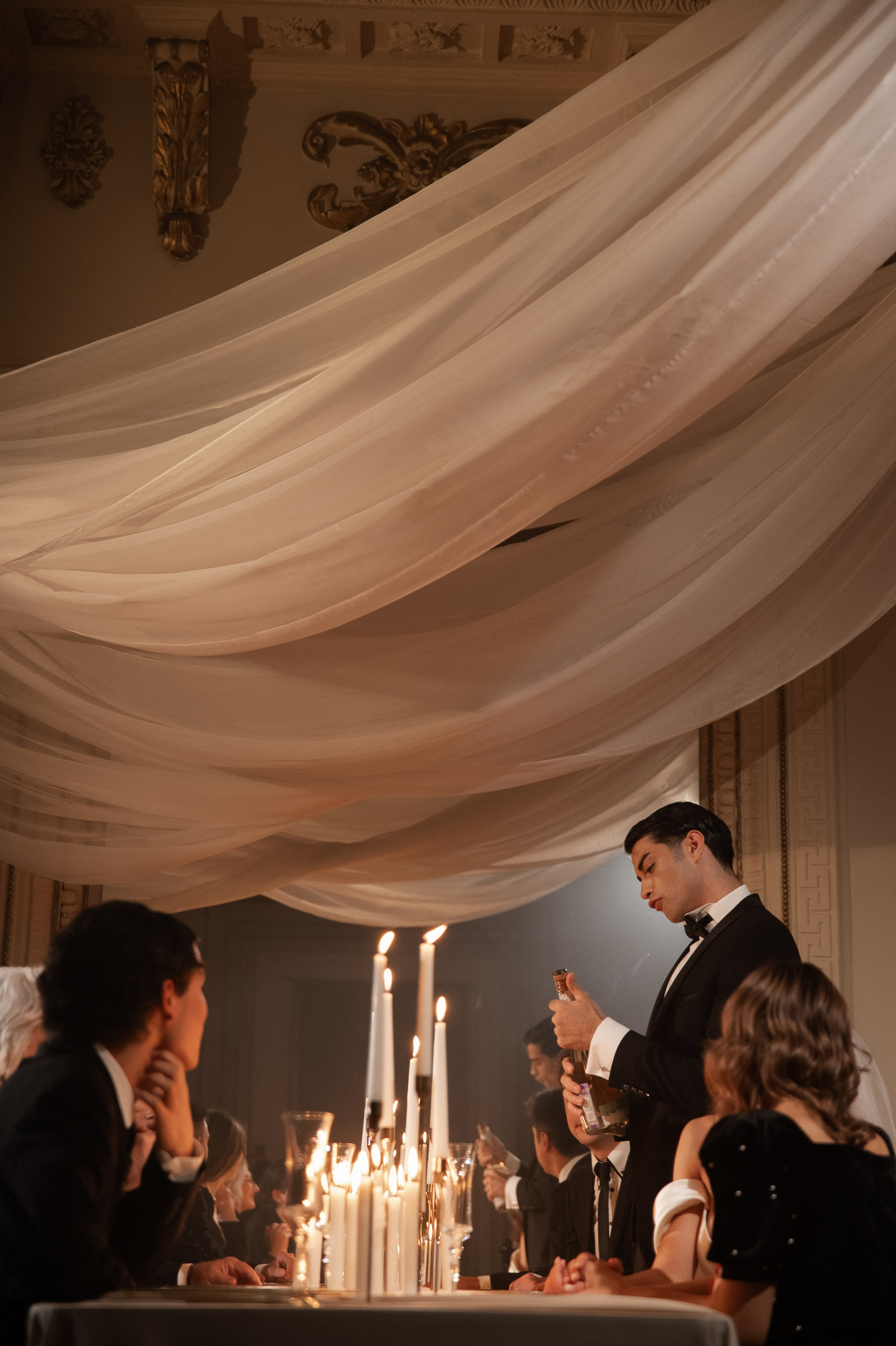 Камерный свадебный ужин при свечах в старинном особняке в фотостудии 21. Kult. Ярослава Ерина — свадебный фотограф в Москве