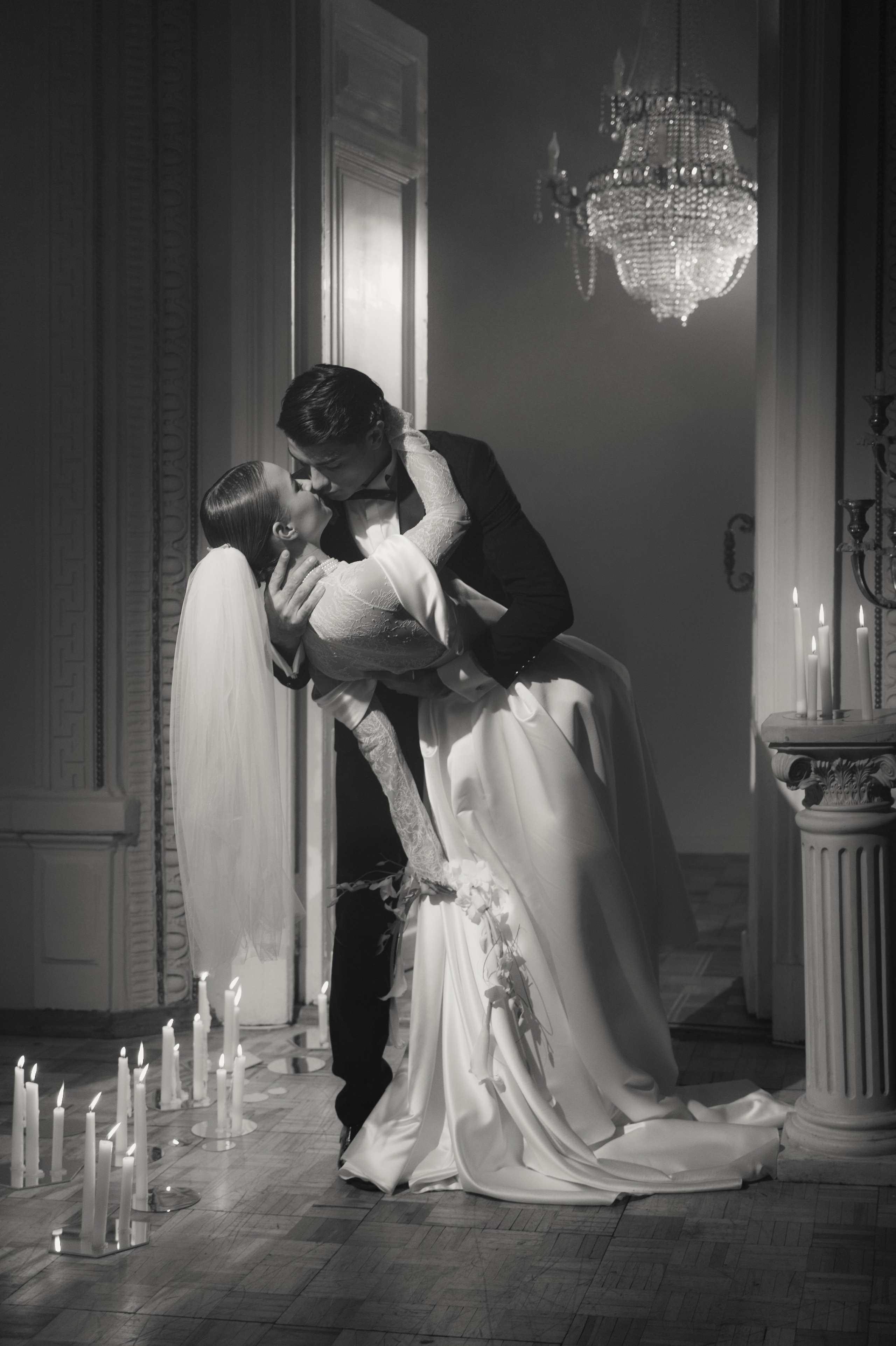 Камерный свадебный ужин при свечах в старинном особняке в фотостудии 21. Kult. Ярослава Ерина — свадебный фотограф в Москве