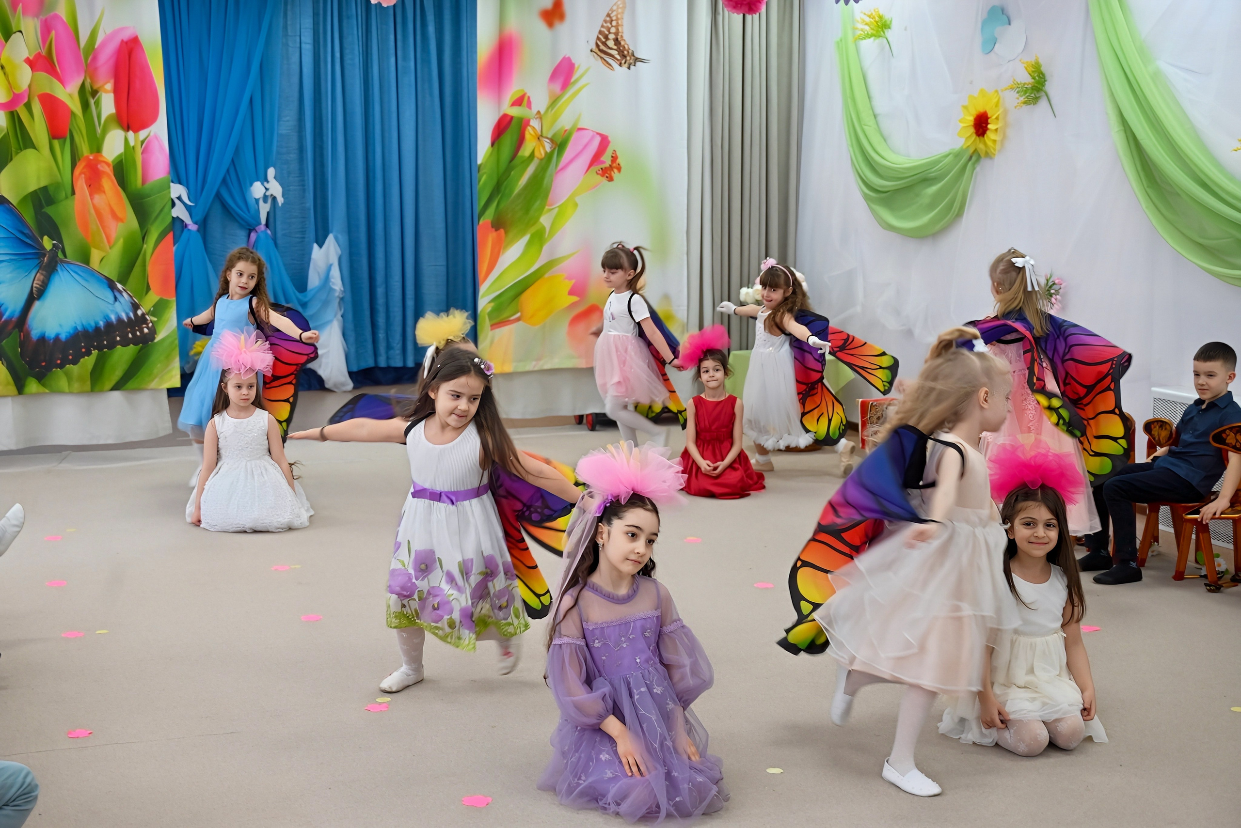 Праздник в группе Цветик семицветик. Семейный и детский фотограф Москва