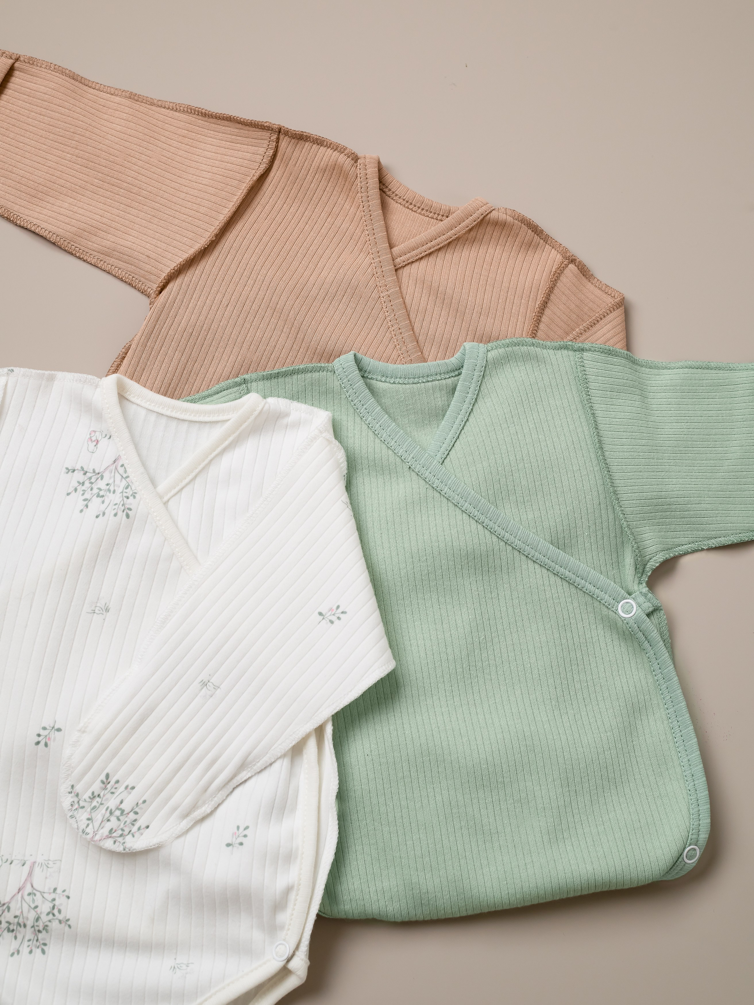 Одежда для детей. Предметный фотограф, инфографика и видео в Санкт-Петербурге