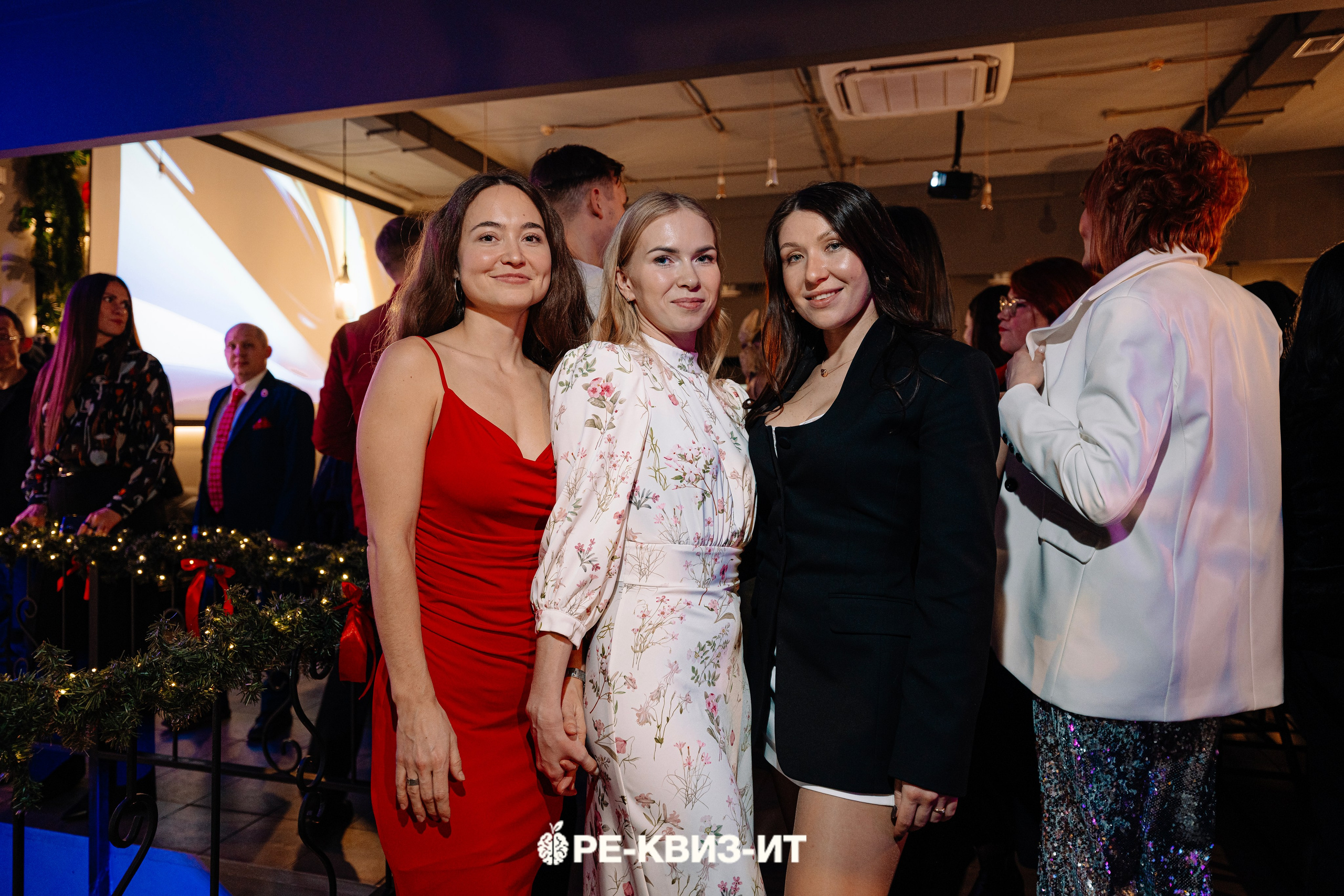 Реквизит — квиз в Зеленодольске и Волжске ZR cafe. Свадебный фотограф в Казани, и Зеленодольске Радик Мухаметов