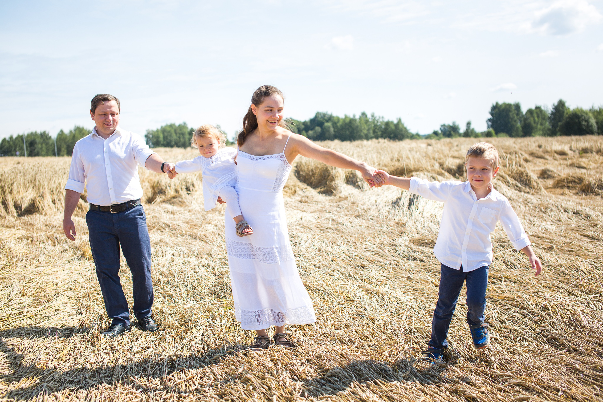 В поле с колосьями. Семейный и школьный фотограф Громова Ольга