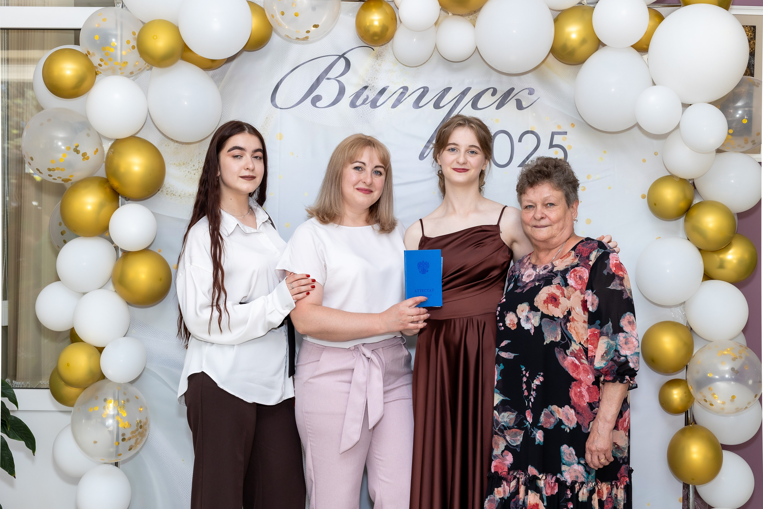 Вручение аттестата 2025. Выпускные альбомы Майкоп, Краснодар Елена Золотарева